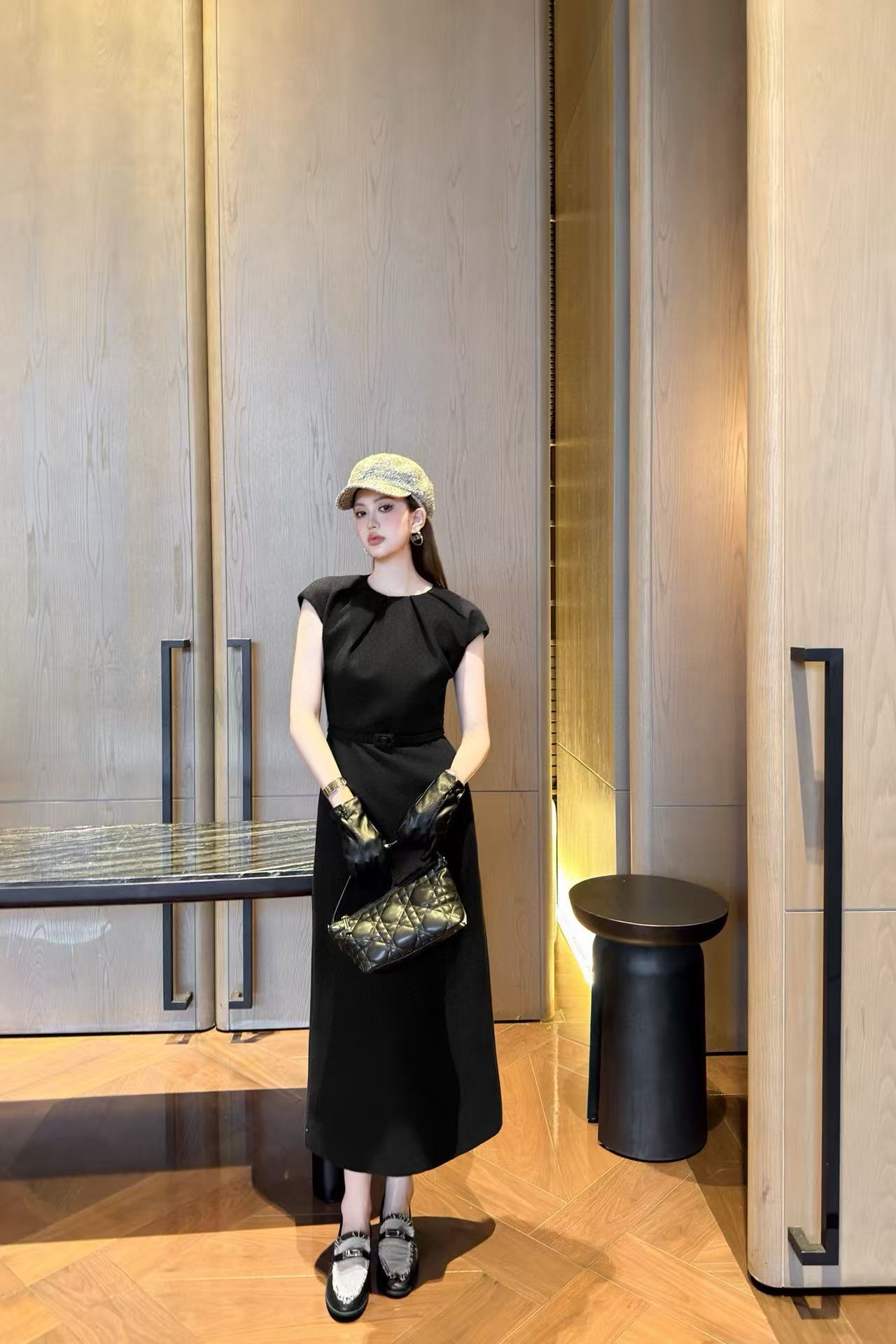 DIOR シンプル プリーツ ノースリーブ ドレス【50％割引+送料無料】