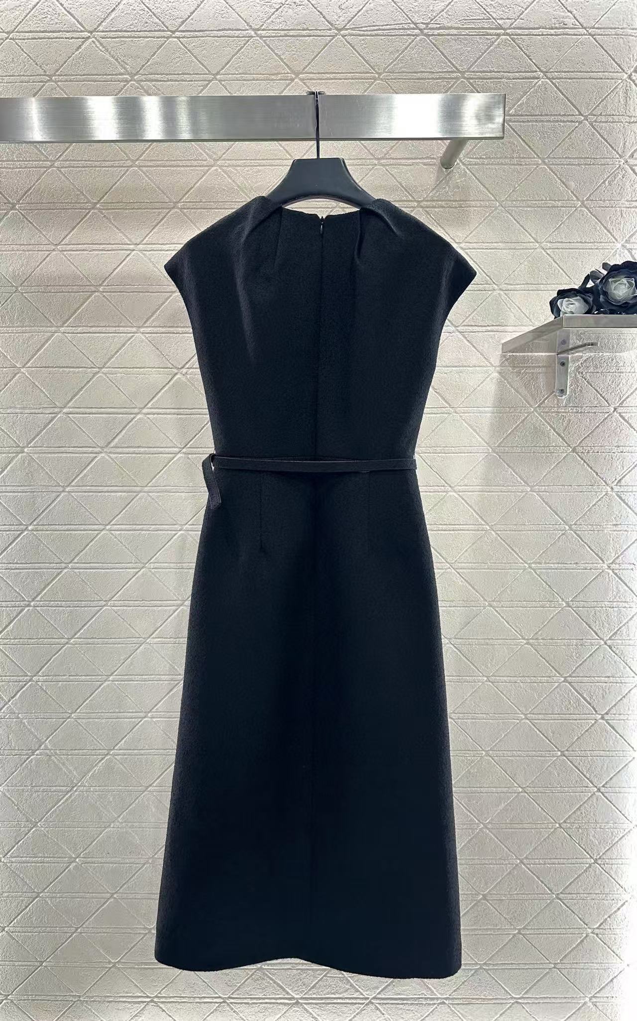 DIOR シンプル プリーツ ノースリーブ ドレス【50％割引+送料無料】