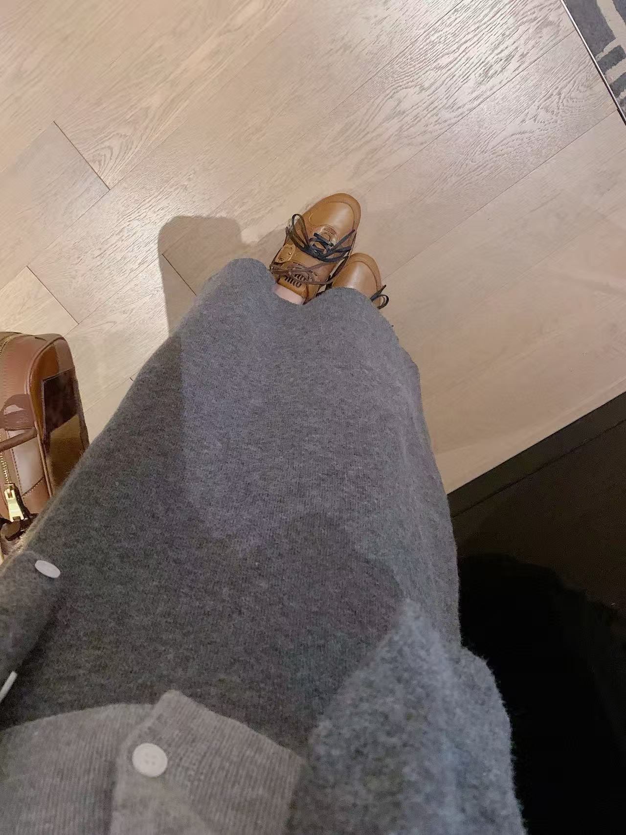 M1UM1U フード付きウールカーディガン+スカート ツーピースセット【50％割引+送料無料】