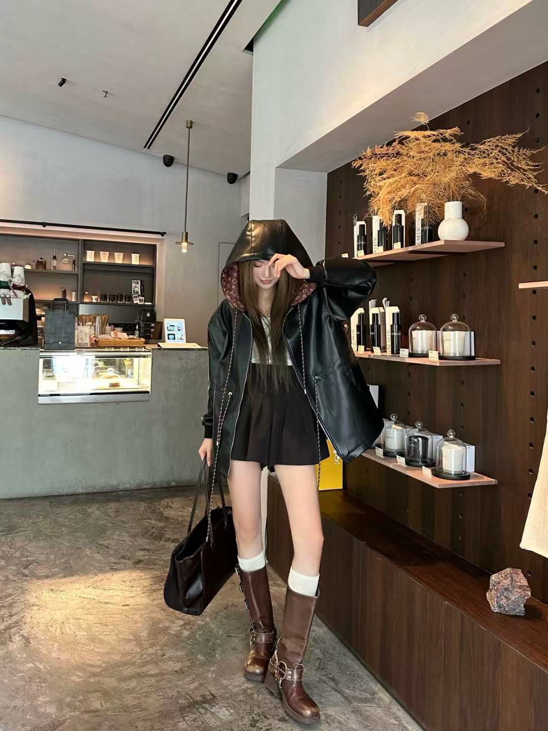 LVフード付きレザーロングコート【50％割引+送料無料】