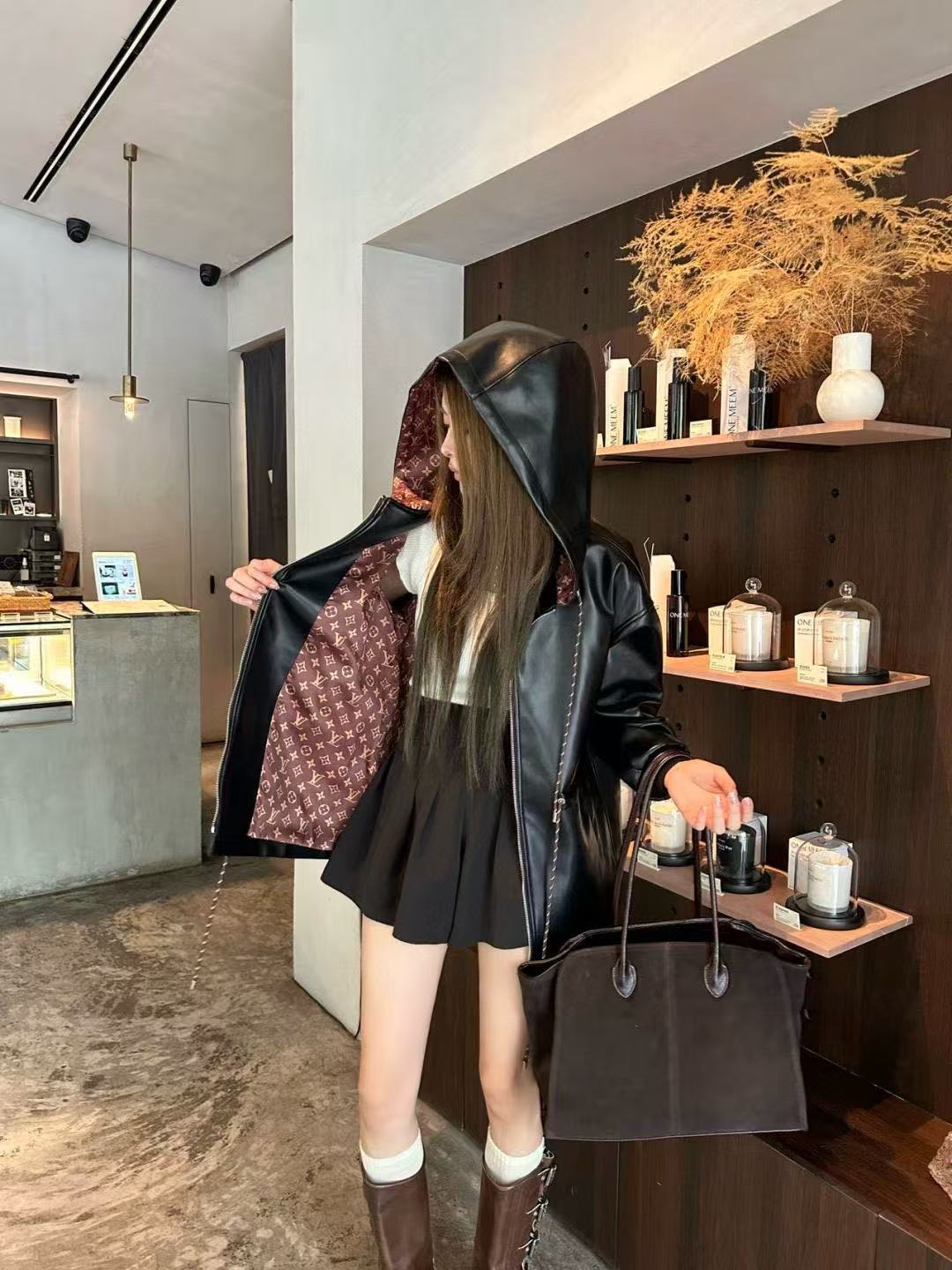 LVフード付きレザーロングコート【50％割引+送料無料】