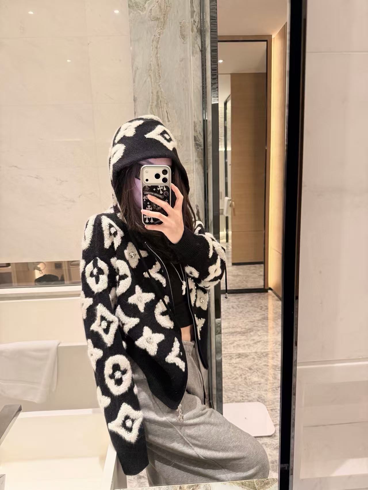 LV四つ葉のクローバーフード付きカーディガン【50％割引+送料無料】