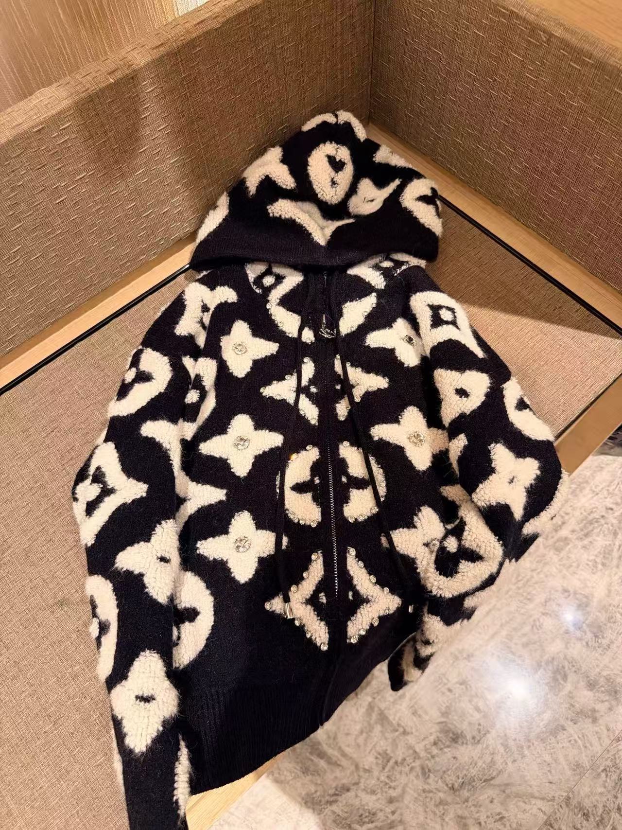 LV四つ葉のクローバーフード付きカーディガン【50％割引+送料無料】