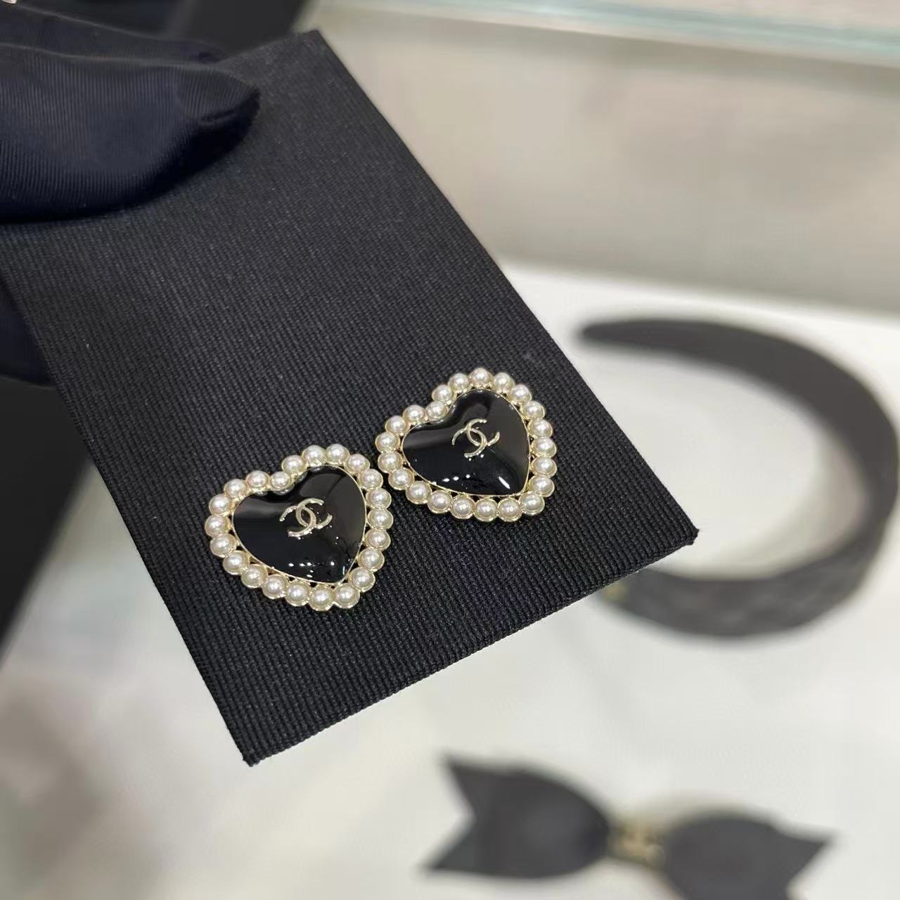 CHANE1 ハート ダブルC パール スタッドピアス【50％割引+送料無料】