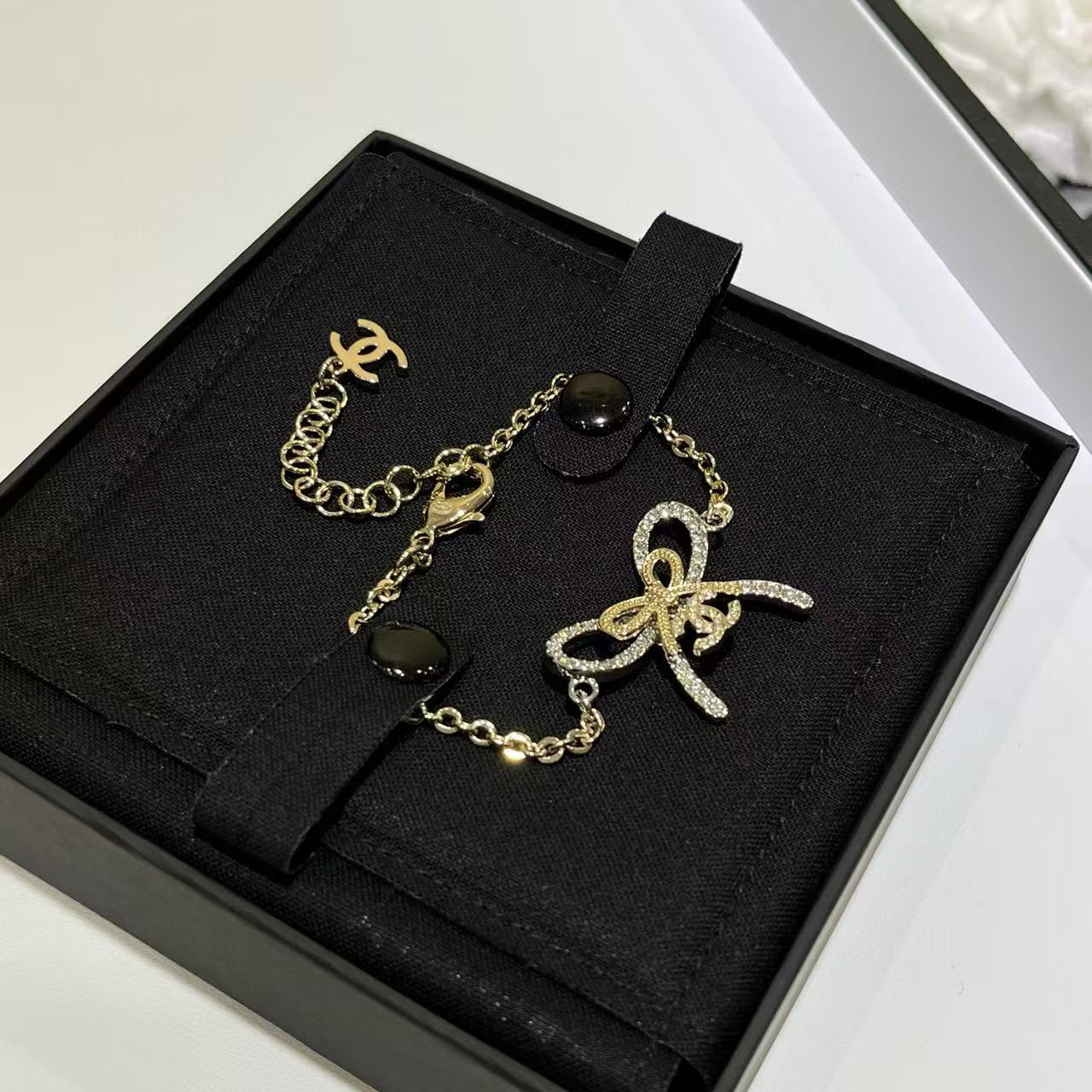 CHANE1 ボウ ダイヤモンド ブレスレット【50％割引+送料無料】