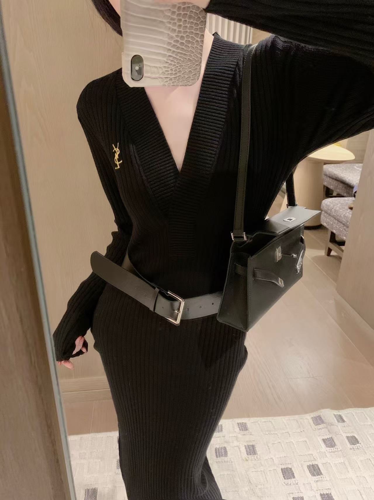 YSLウールVネックフィットドレス【50％割引+送料無料】