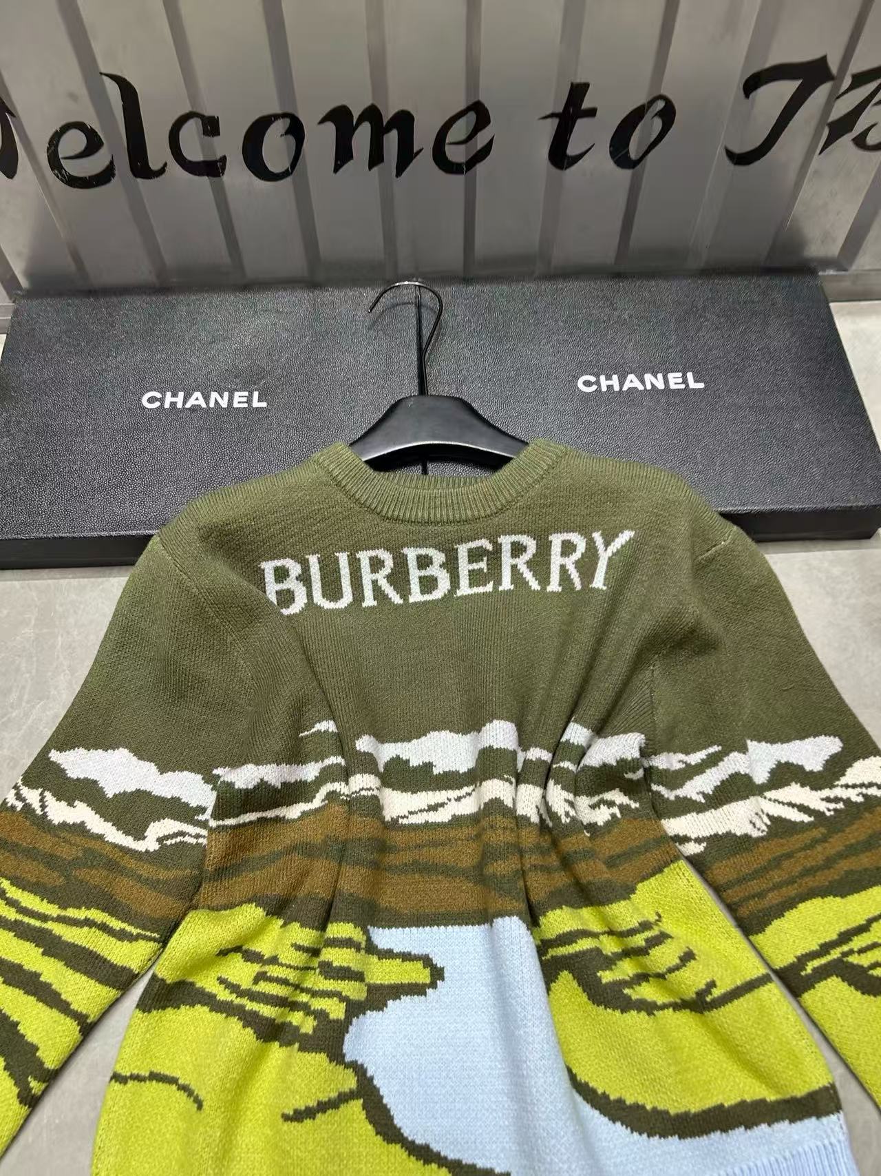 BUR8ERRY カラフルレターセーター【50％割引+送料無料】