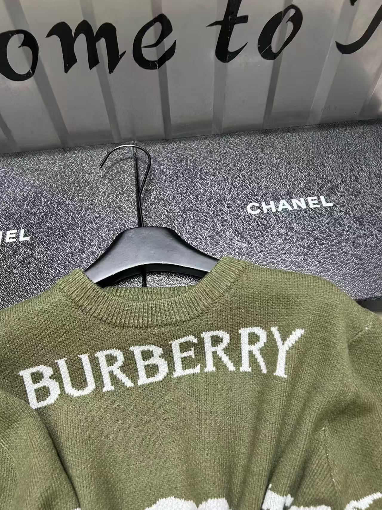 BUR8ERRY カラフルレターセーター【50％割引+送料無料】