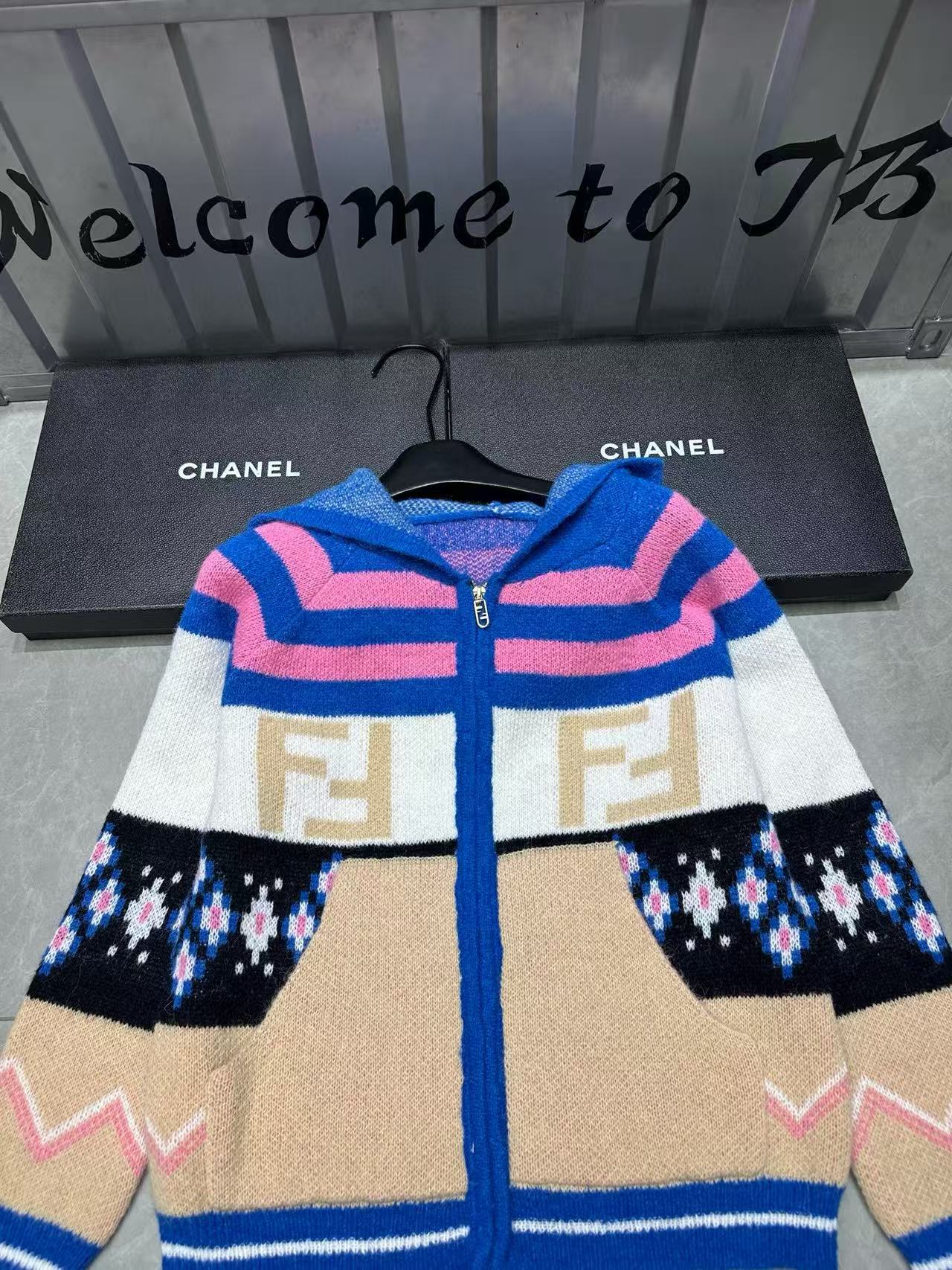 FEND1 カラフルフード付きウールカーディガン【50％割引+送料無料】