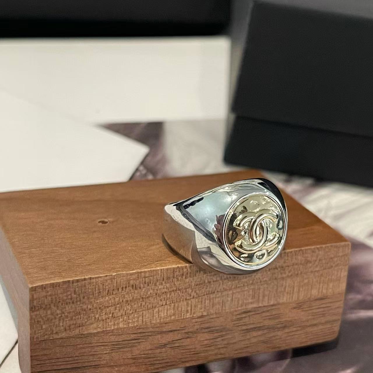 CHANE1シンプルなダブルCリング【50％割引+送料無料】