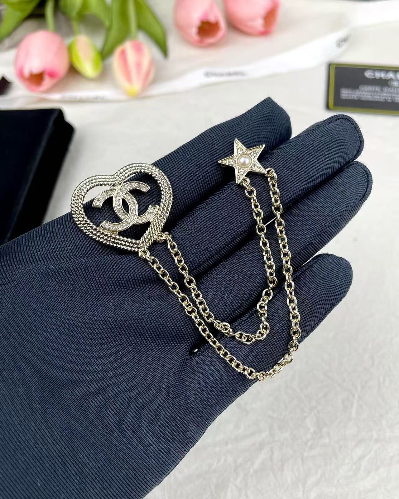 CHANE1 ダブルC ハートチェーンブローチ【50％割引+送料無料】