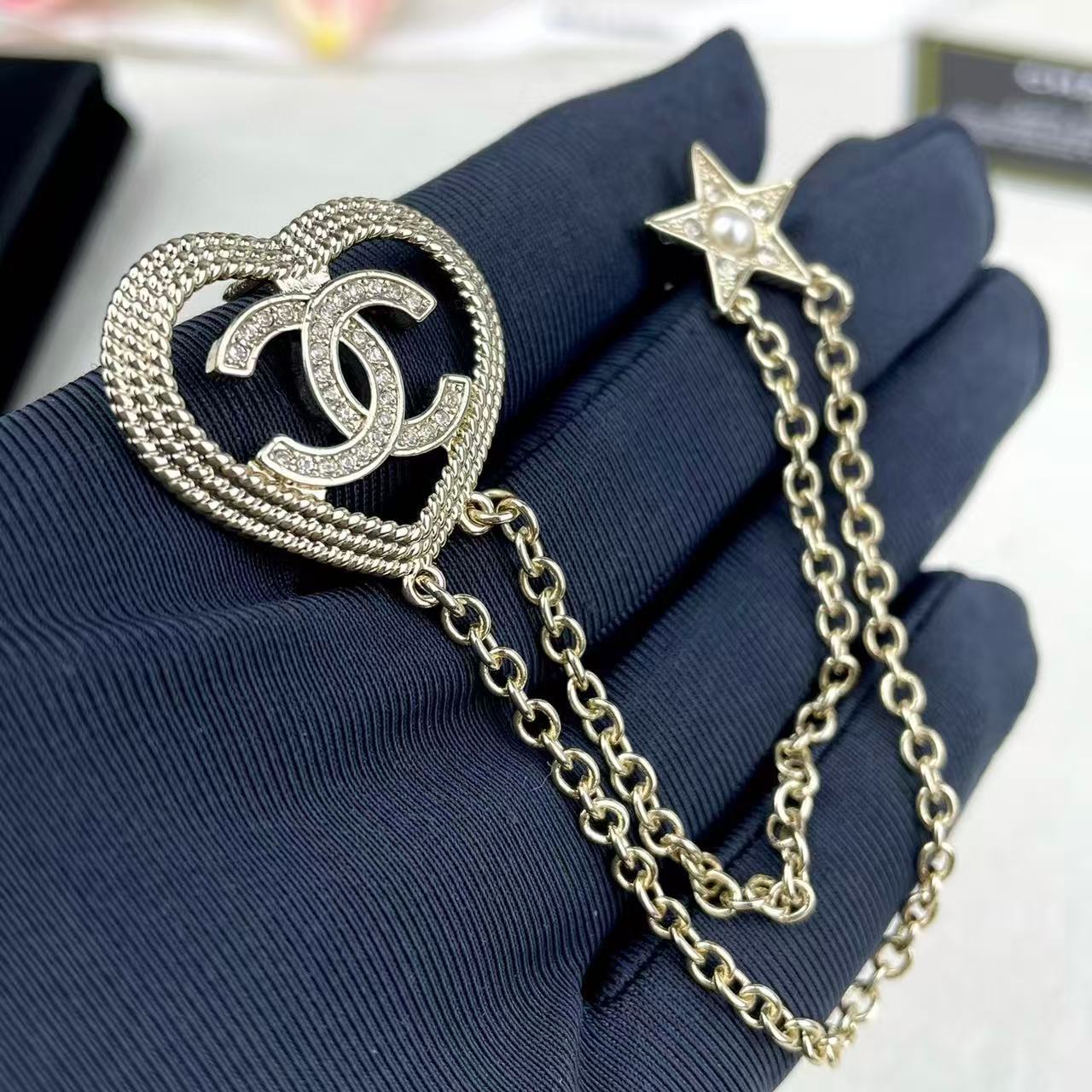 CHANE1 ダブルC ハートチェーンブローチ【50％割引+送料無料】