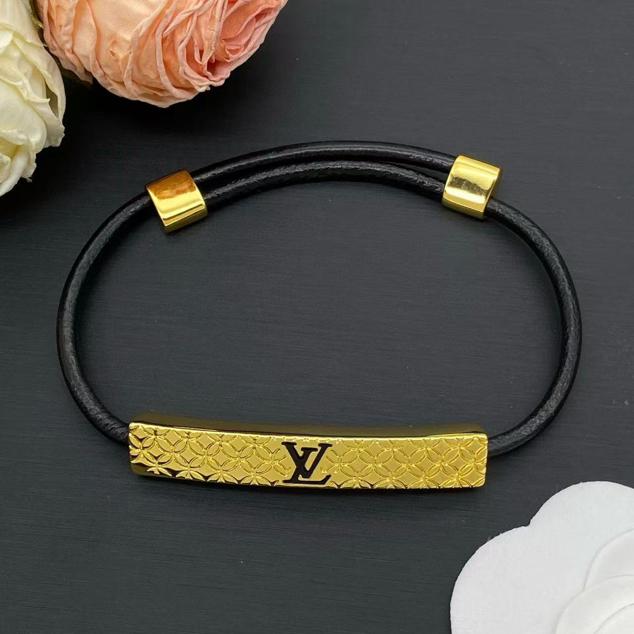 LVミニマリストロゴブレスレット【50％割引+送料無料】