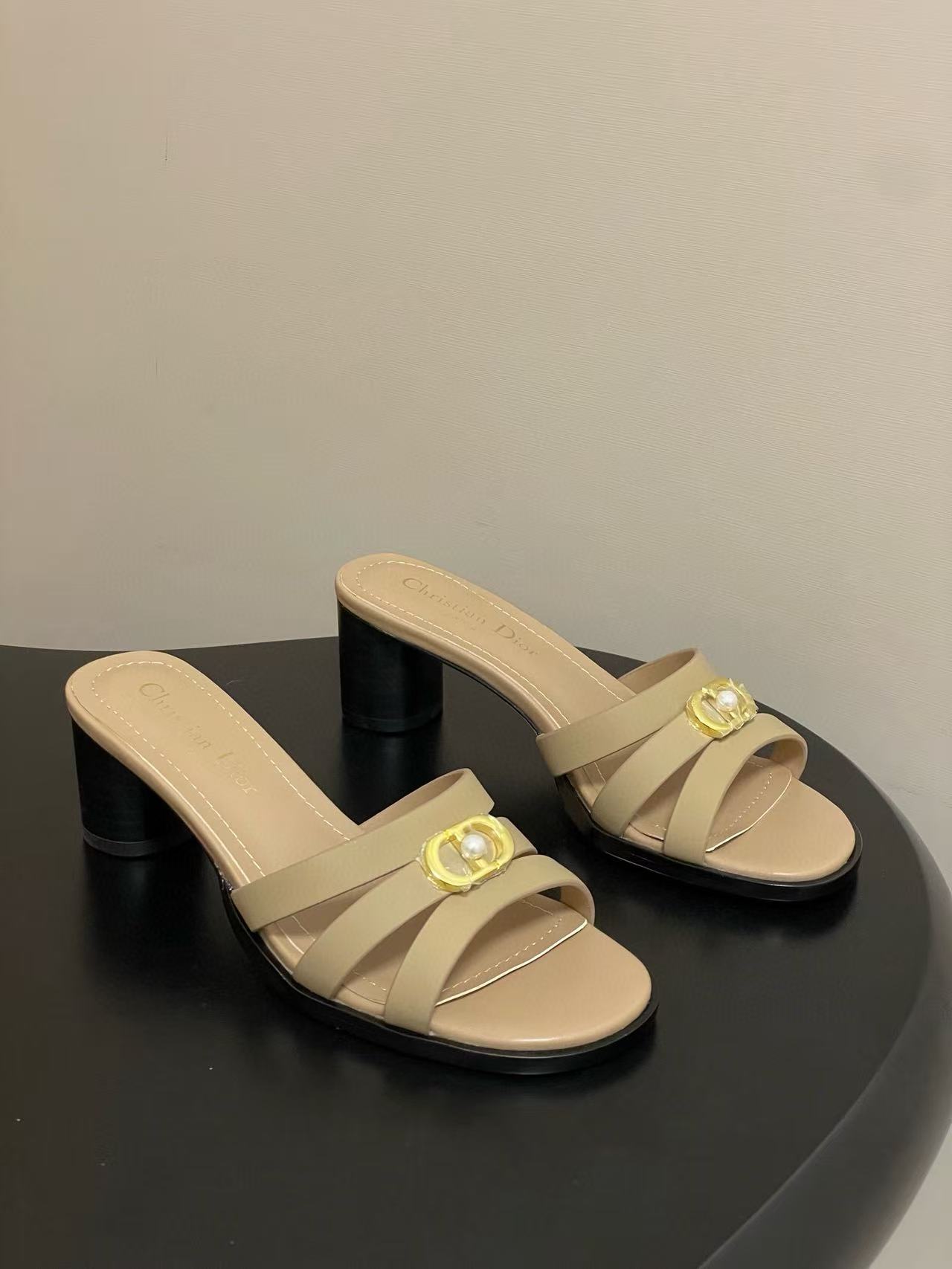 DIORの高品質CDローヒールシューズ【50％割引+送料無料】