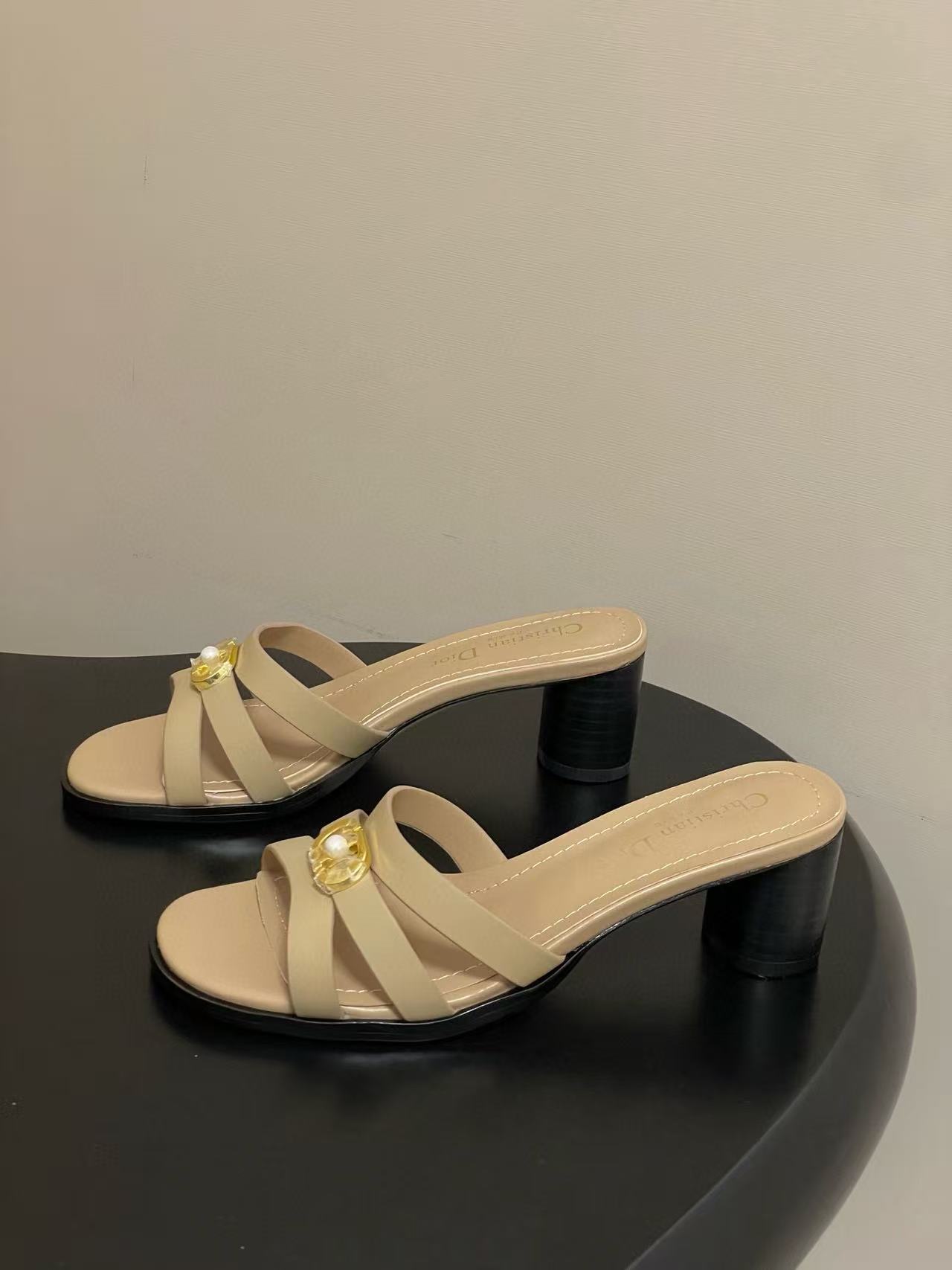 DIORの高品質CDローヒールシューズ【50％割引+送料無料】