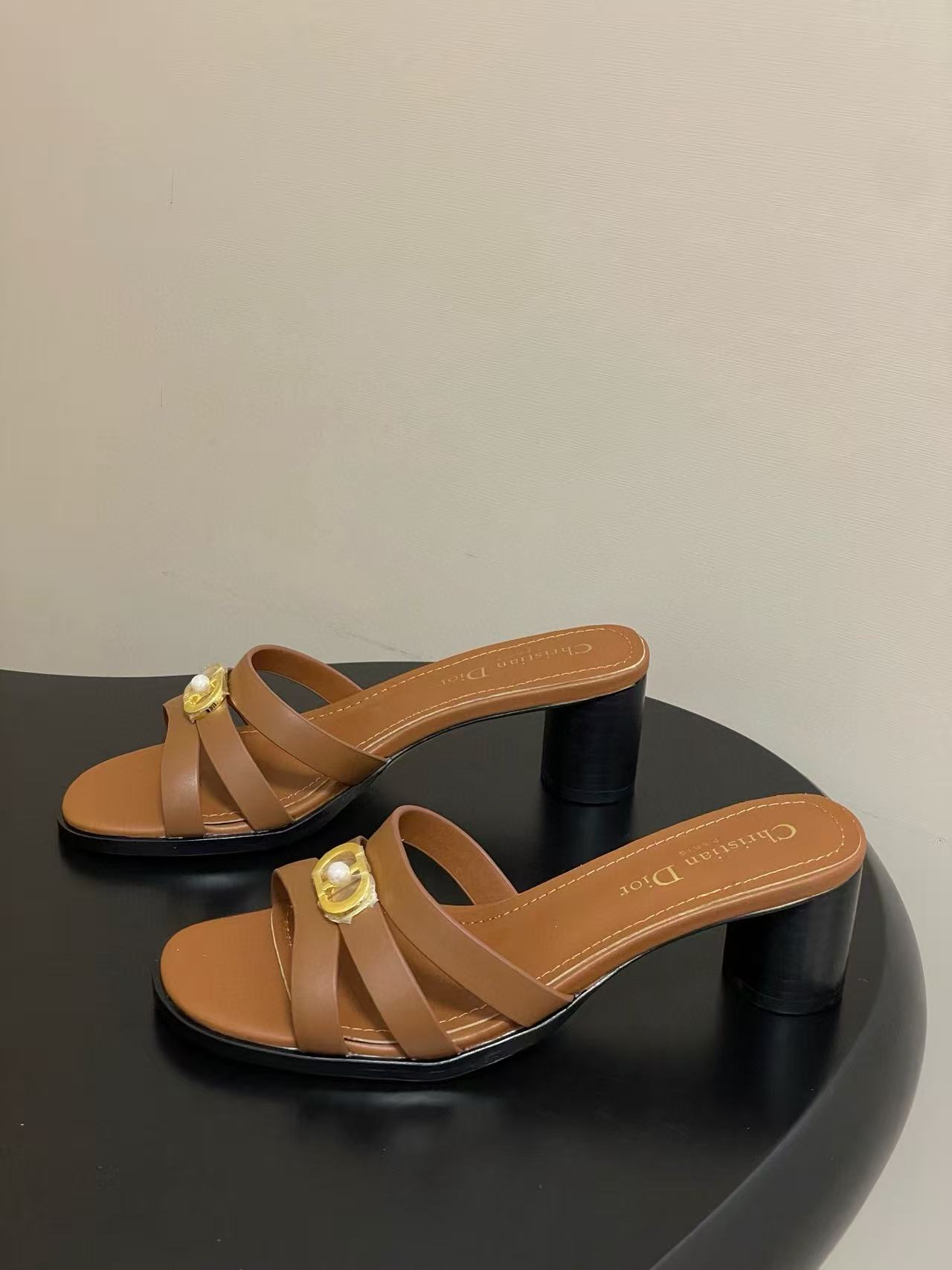 DIORの高品質CDローヒールシューズ【50％割引+送料無料】