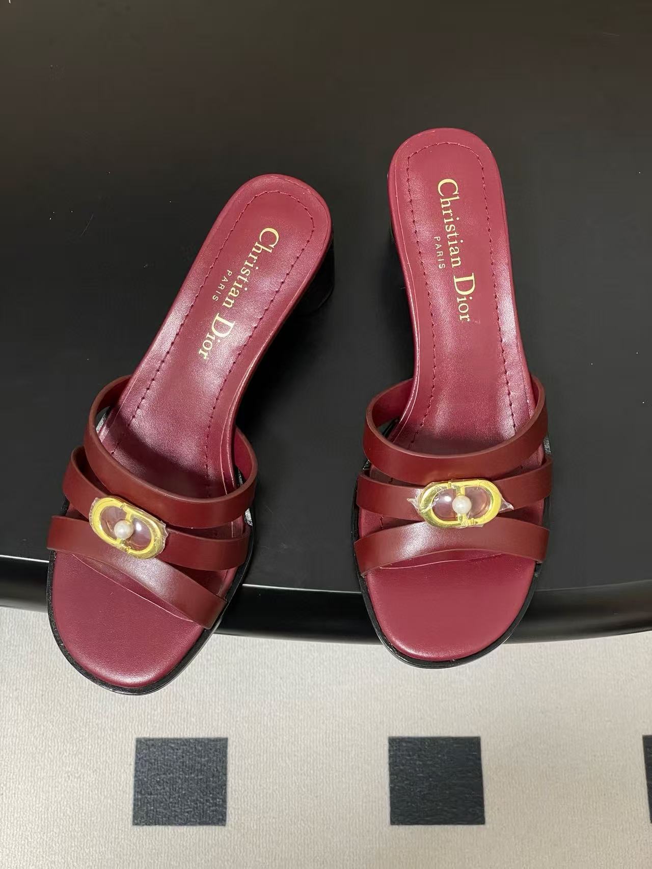 DIORの高品質CDローヒールシューズ【50％割引+送料無料】