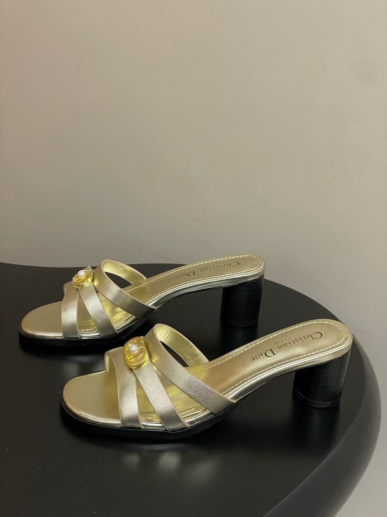 DIORの高品質CDローヒールシューズ【50％割引+送料無料】