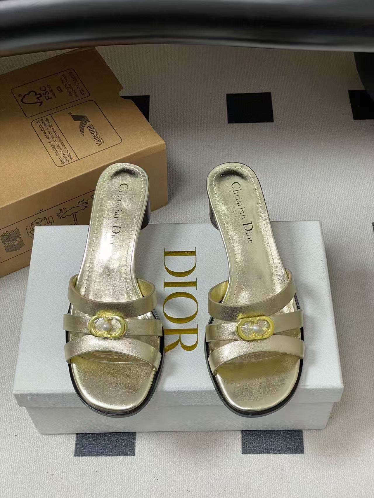 DIORの高品質CDローヒールシューズ【50％割引+送料無料】