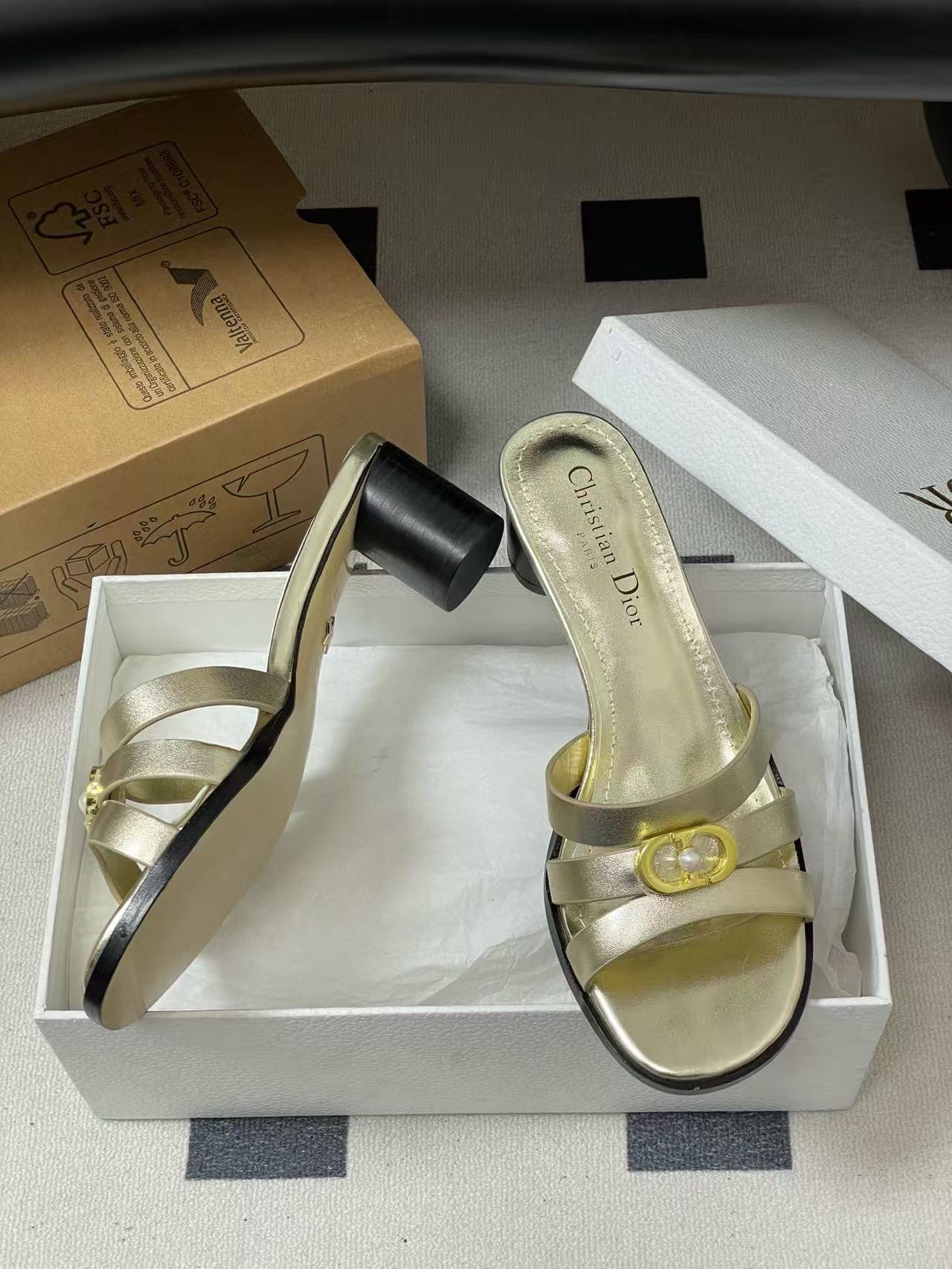 DIORの高品質CDローヒールシューズ【50％割引+送料無料】