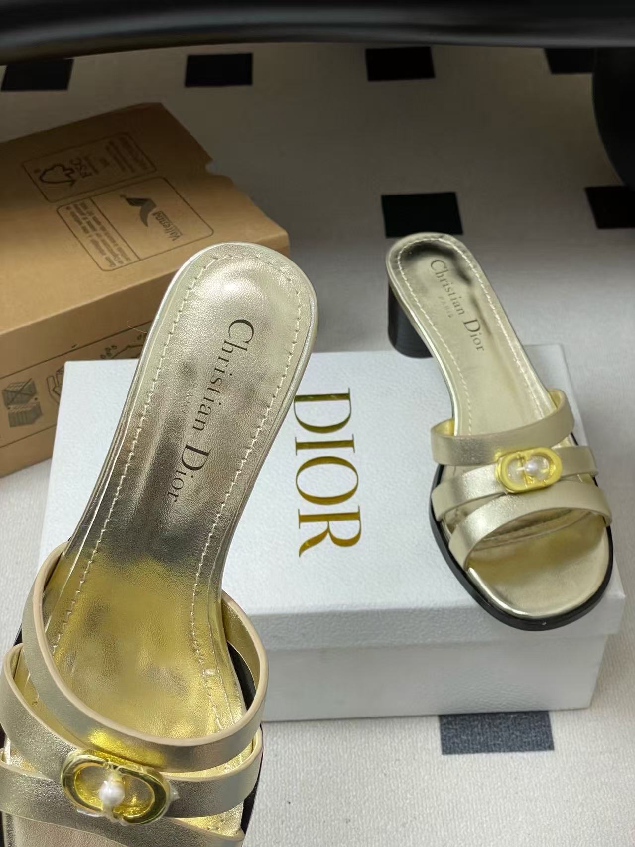 DIORの高品質CDローヒールシューズ【50％割引+送料無料】