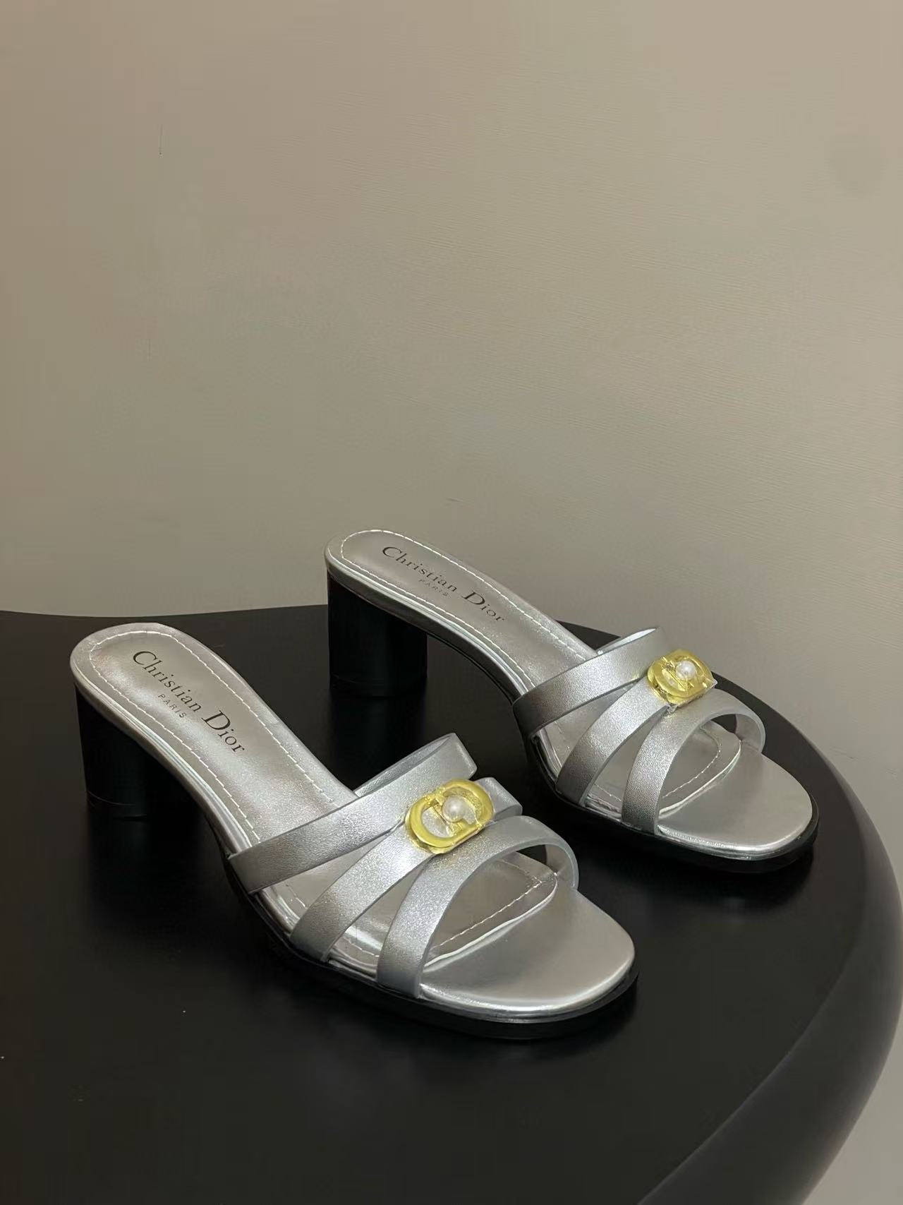 DIORの高品質CDローヒールシューズ【50％割引+送料無料】