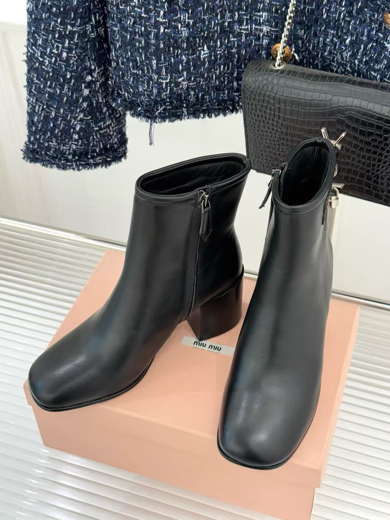 M1UM1U 高品質シンプルラムスキンローヒールアンクルブーツ【50％割引+送料無料】