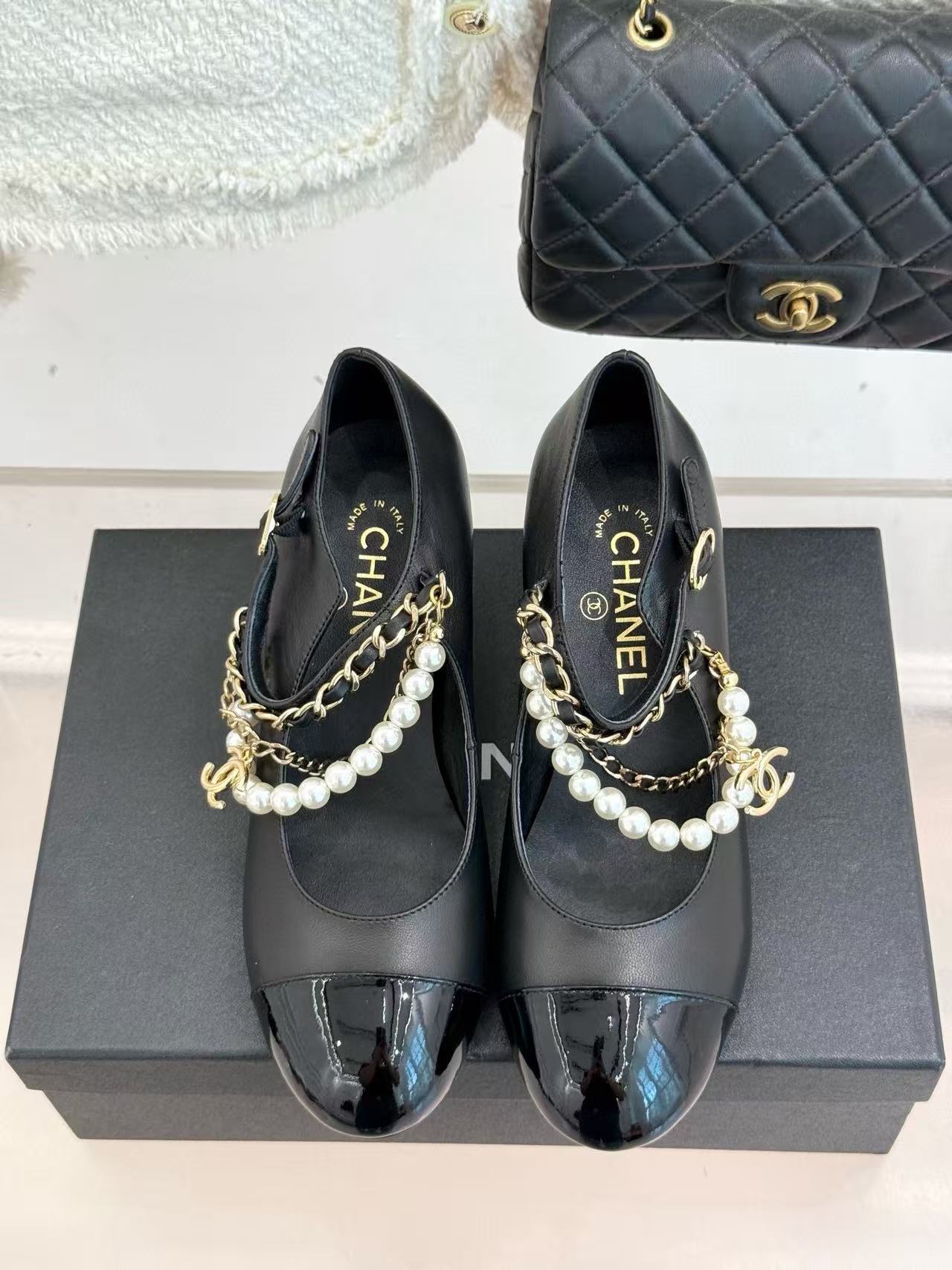 CHANE1 高品質パールチェーン ダブルC ローヒールシューズ【50％割引+送料無料】