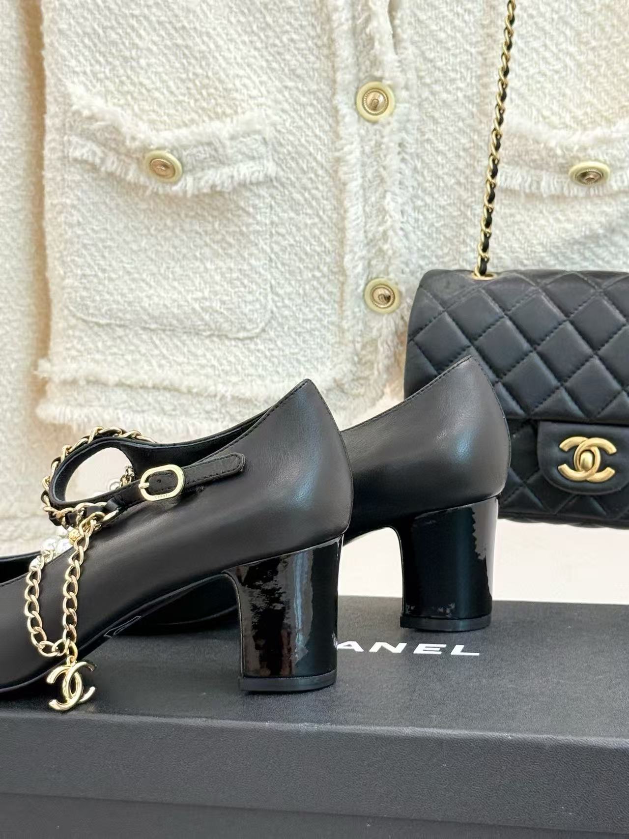 CHANE1 高品質パールチェーン ダブルC ローヒールシューズ【50％割引+送料無料】