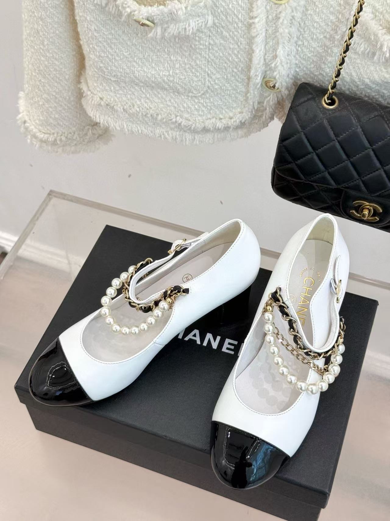 CHANE1 高品質パールチェーン ダブルC ローヒールシューズ【50％割引+送料無料】