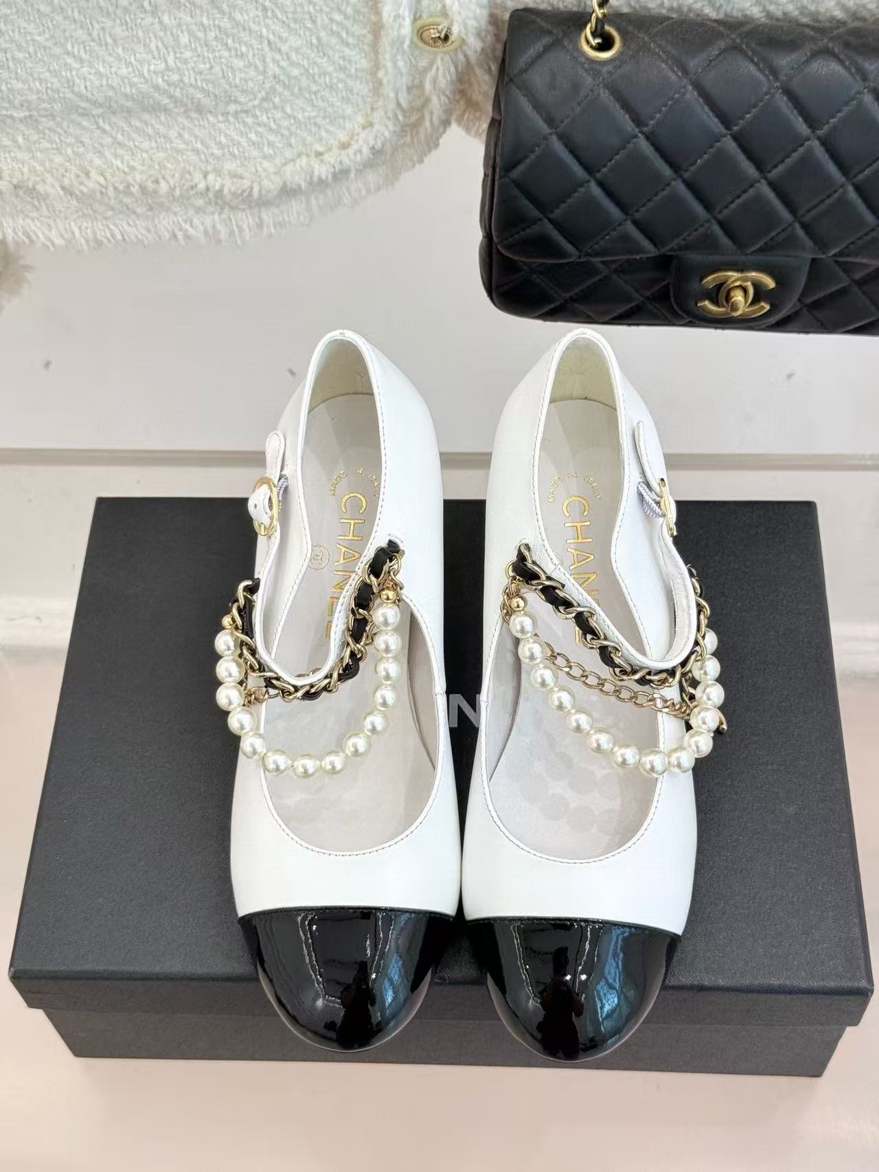 CHANE1 高品質パールチェーン ダブルC ローヒールシューズ【50％割引+送料無料】