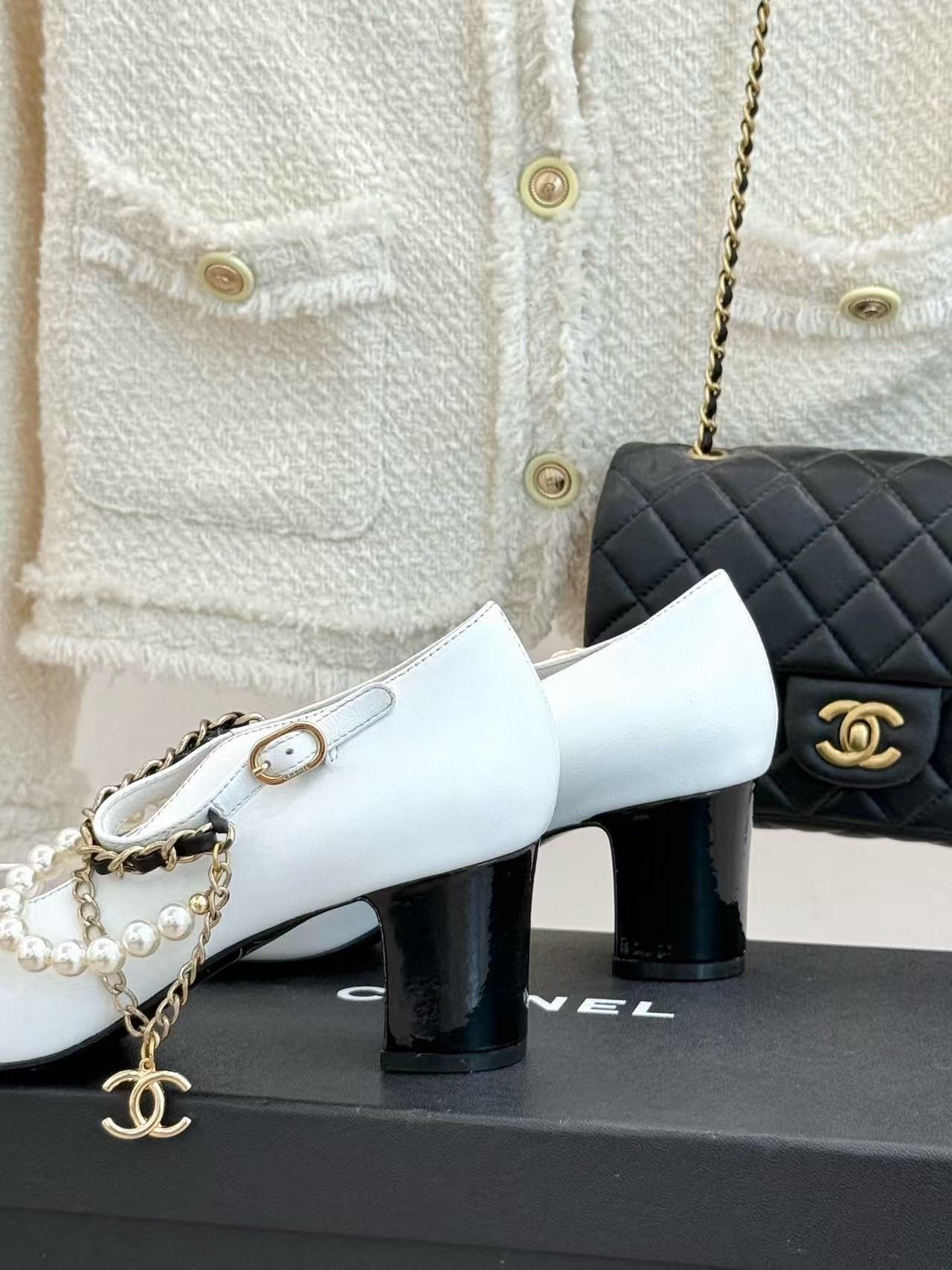 CHANE1 高品質パールチェーン ダブルC ローヒールシューズ【50％割引+送料無料】