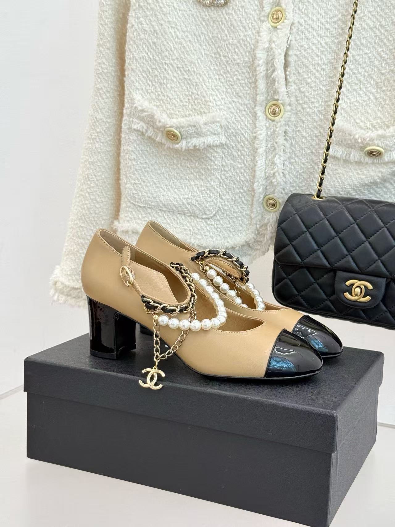 CHANE1 高品質パールチェーン ダブルC ローヒールシューズ【50％割引+送料無料】