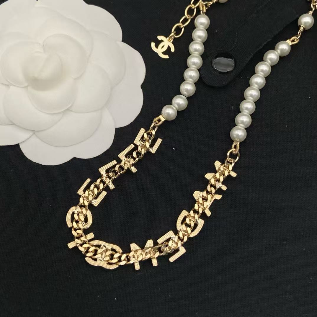 CHANE1 ダブルCレターパールネックレス【50％割引+送料無料】