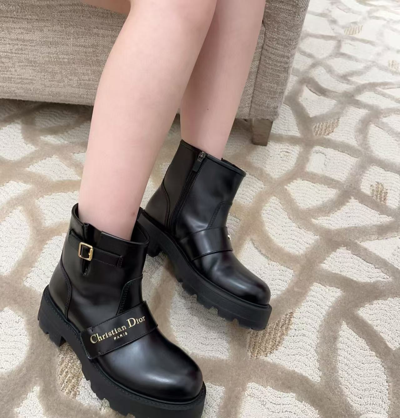 DIOR 高品質レタープラットフォームアンクルブーツ【50％割引+送料無料】