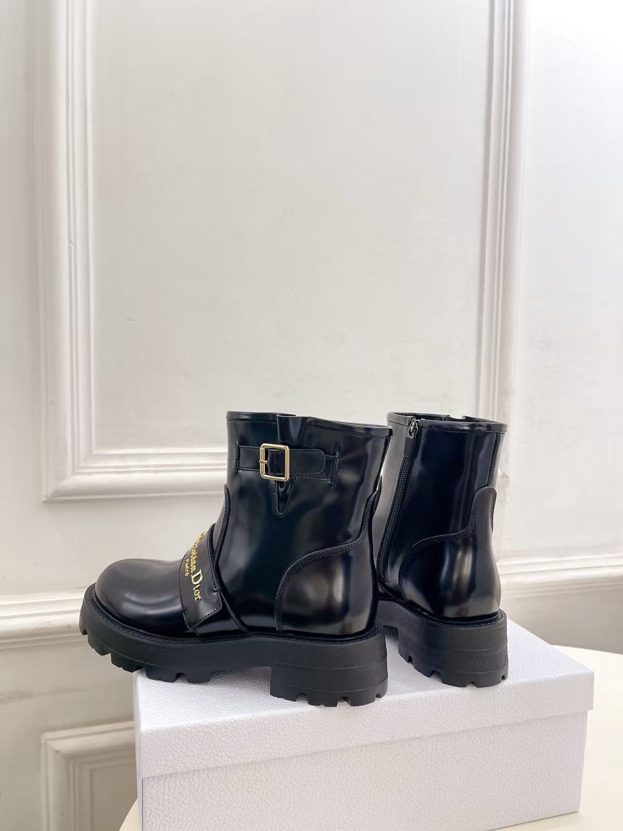 DIOR 高品質レタープラットフォームアンクルブーツ【50％割引+送料無料】