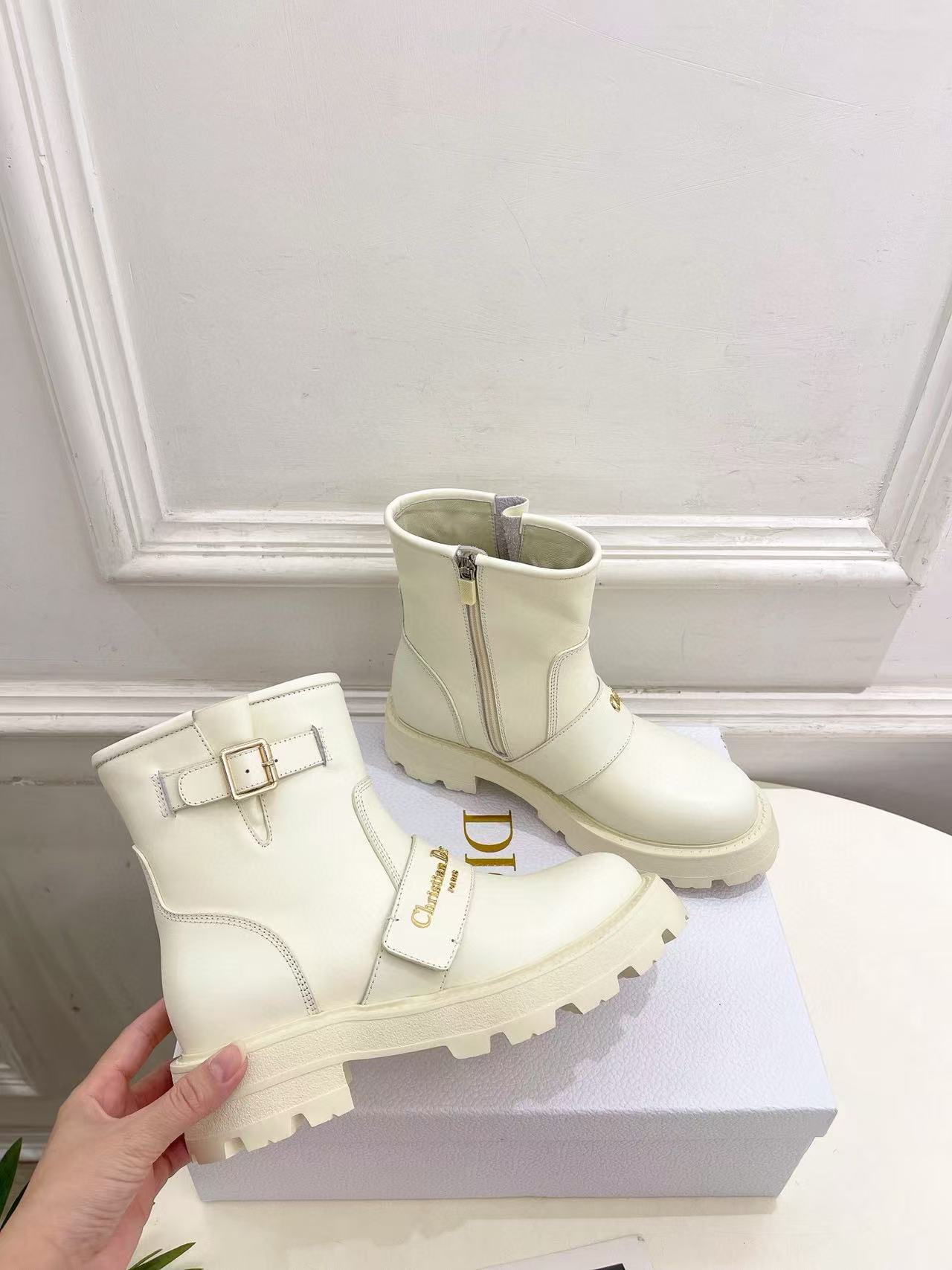 DIOR 高品質レタープラットフォームアンクルブーツ【50％割引+送料無料】