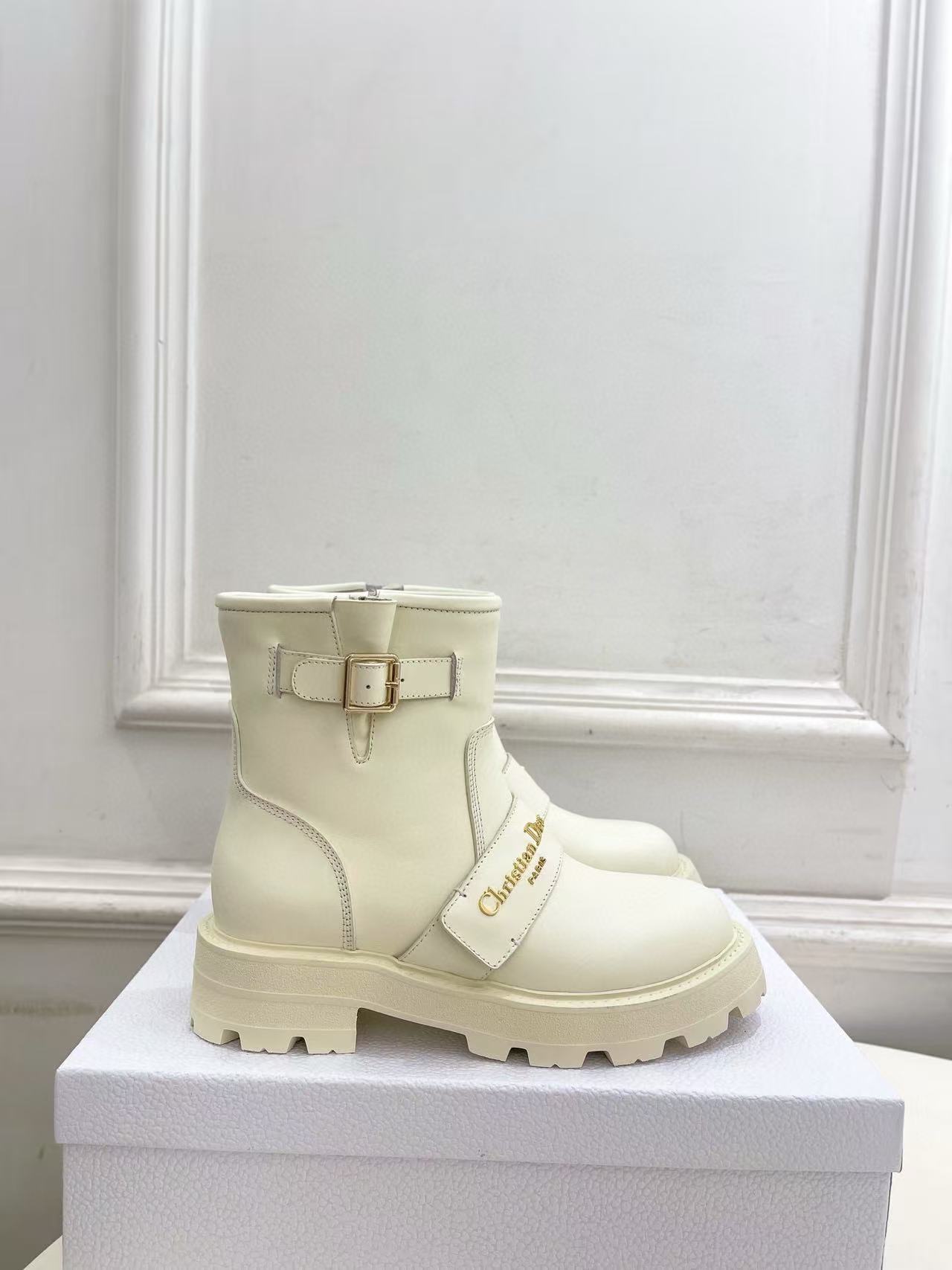 DIOR 高品質レタープラットフォームアンクルブーツ【50％割引+送料無料】