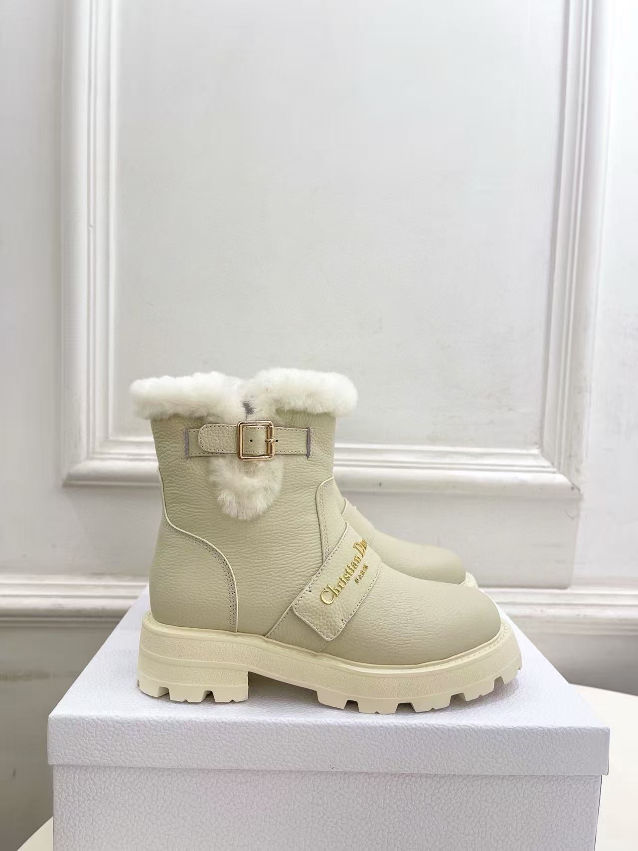 DIOR 高品質牛革＆ウール レターバックル アンクルブーツ【50％割引+送料無料】