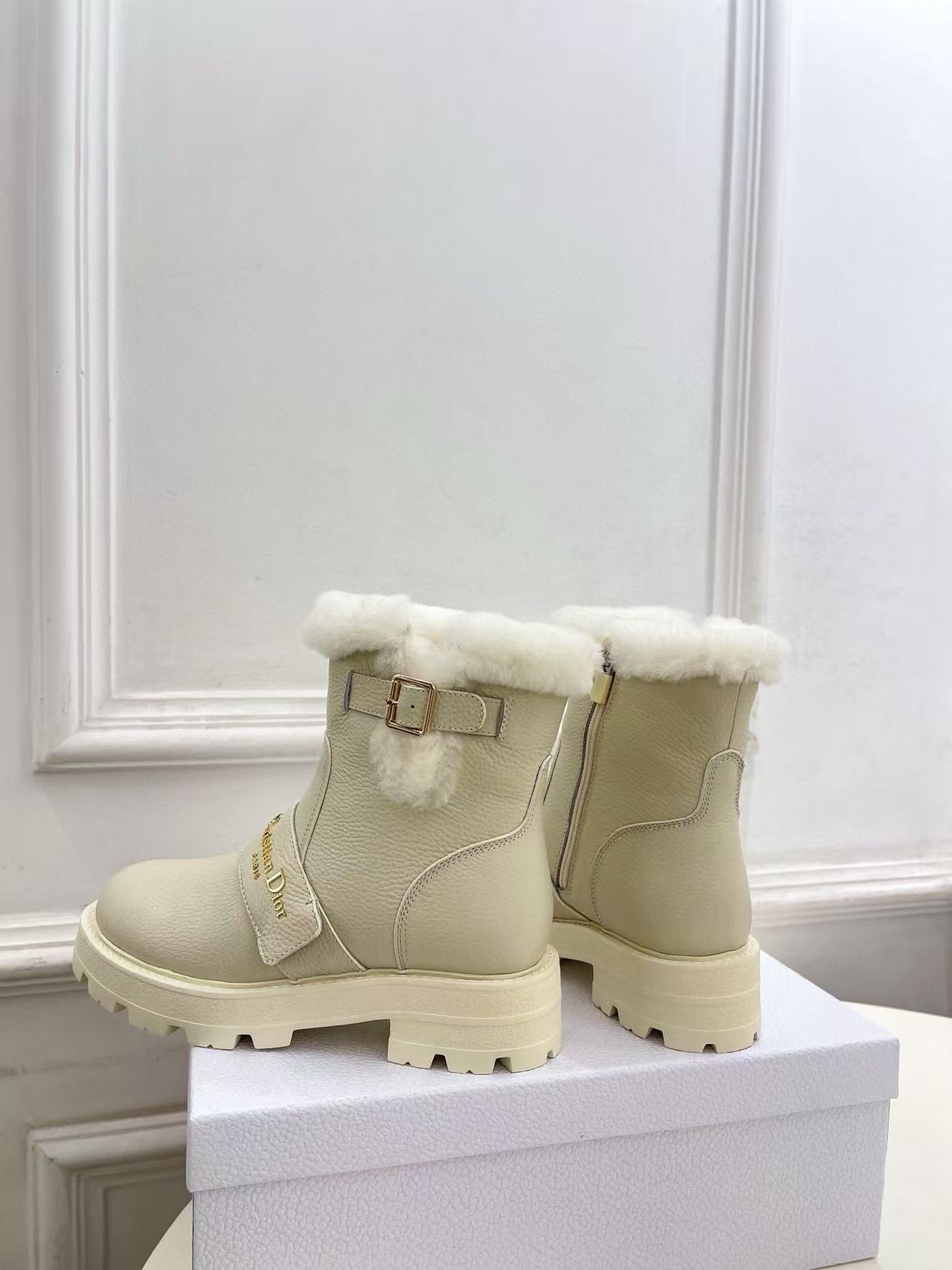 DIOR 高品質牛革＆ウール レターバックル アンクルブーツ【50％割引+送料無料】