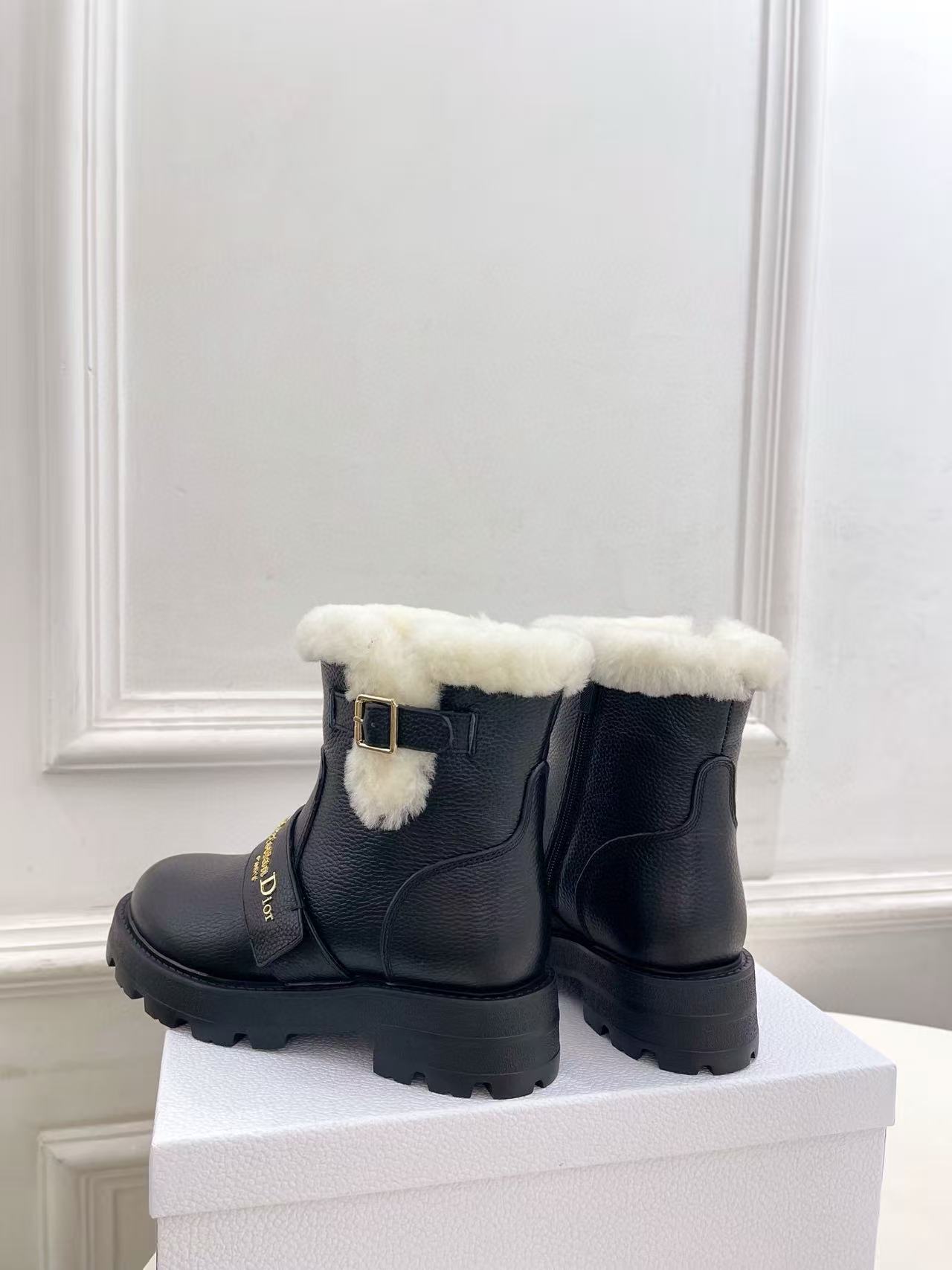 DIOR 高品質牛革＆ウール レターバックル アンクルブーツ【50％割引+送料無料】