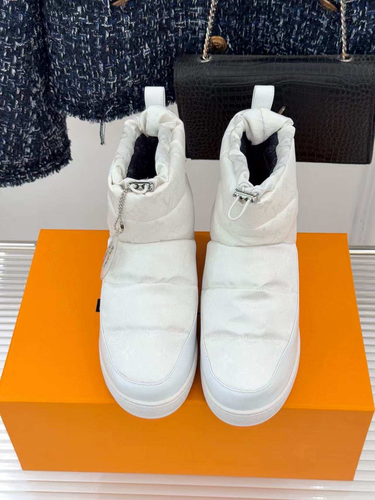 LVの高品質ダウンスノーブーツ【50％割引+送料無料】