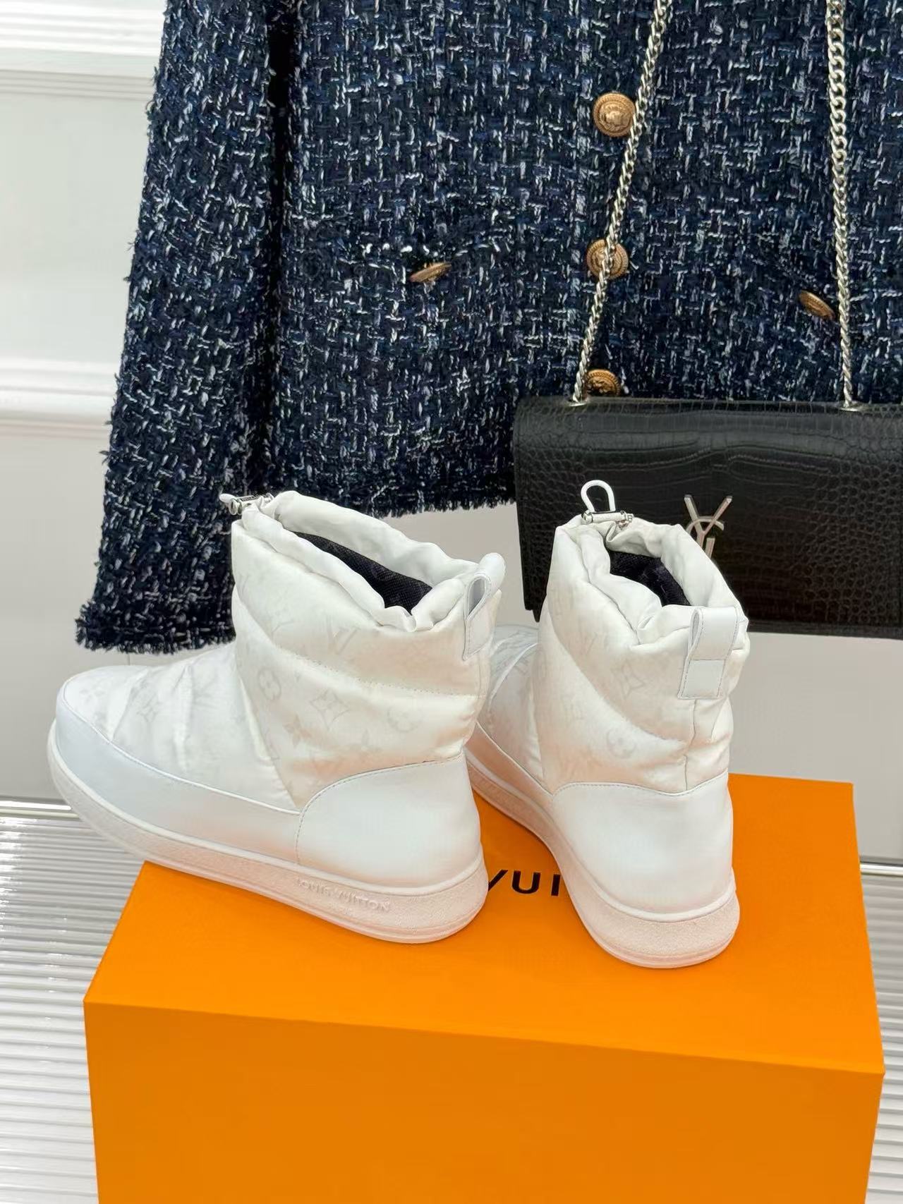 LVの高品質ダウンスノーブーツ【50％割引+送料無料】