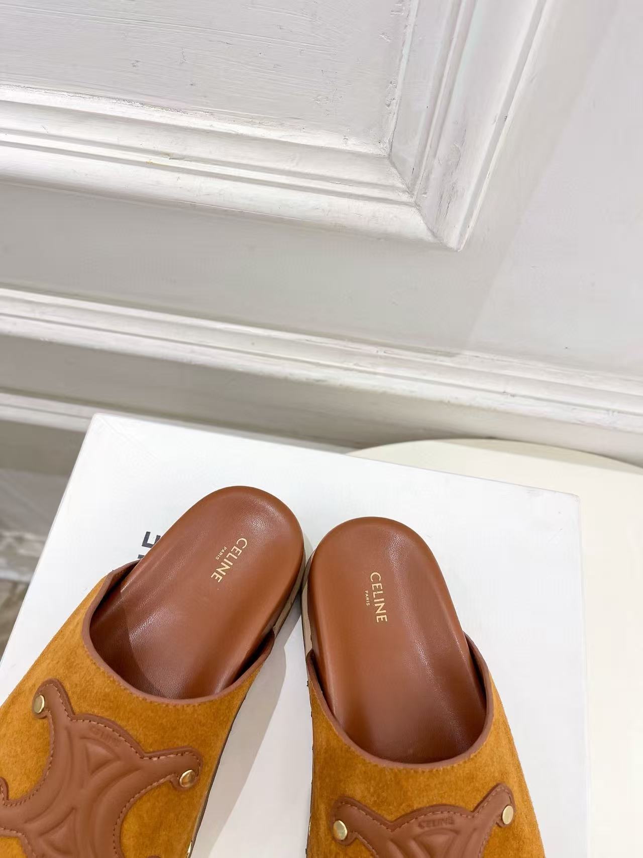 CEL1NE 高品質 凱旋門 厚底スリッパ【50％割引+送料無料】