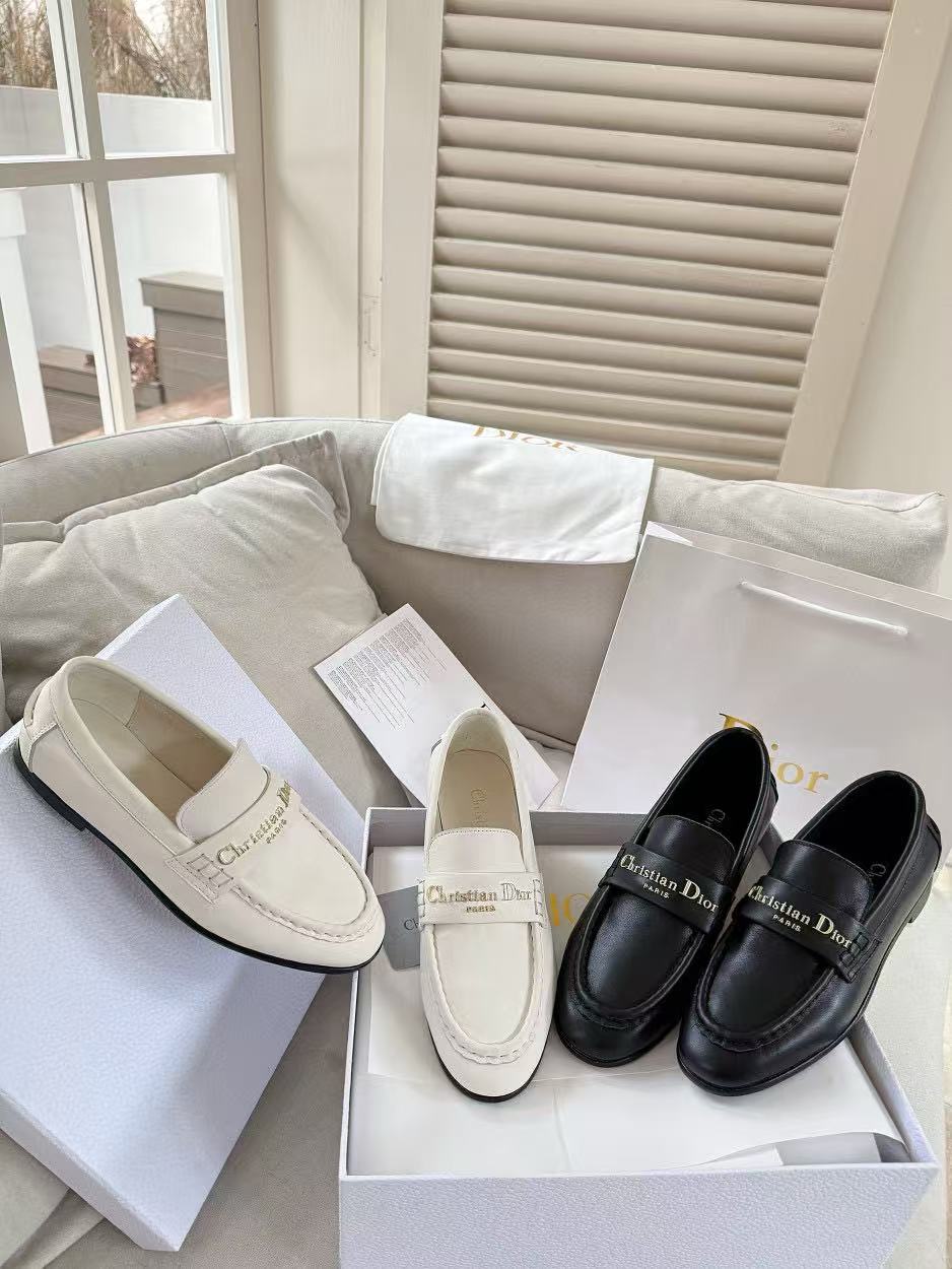 DIORの高品質レターローファー【50％割引+送料無料】