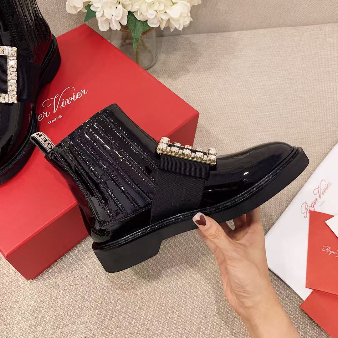 BOTTEGA VENE7A 高品質ラインストーンバックルマーティンブーツ【50％割引+送料無料】