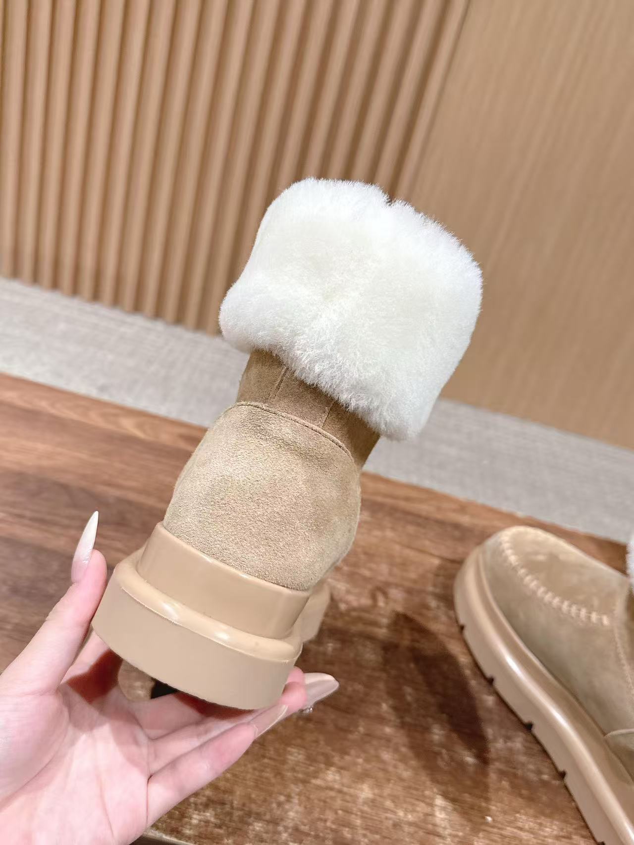 LVの高品質スエードウールアンクルブーツ【50％割引+送料無料】