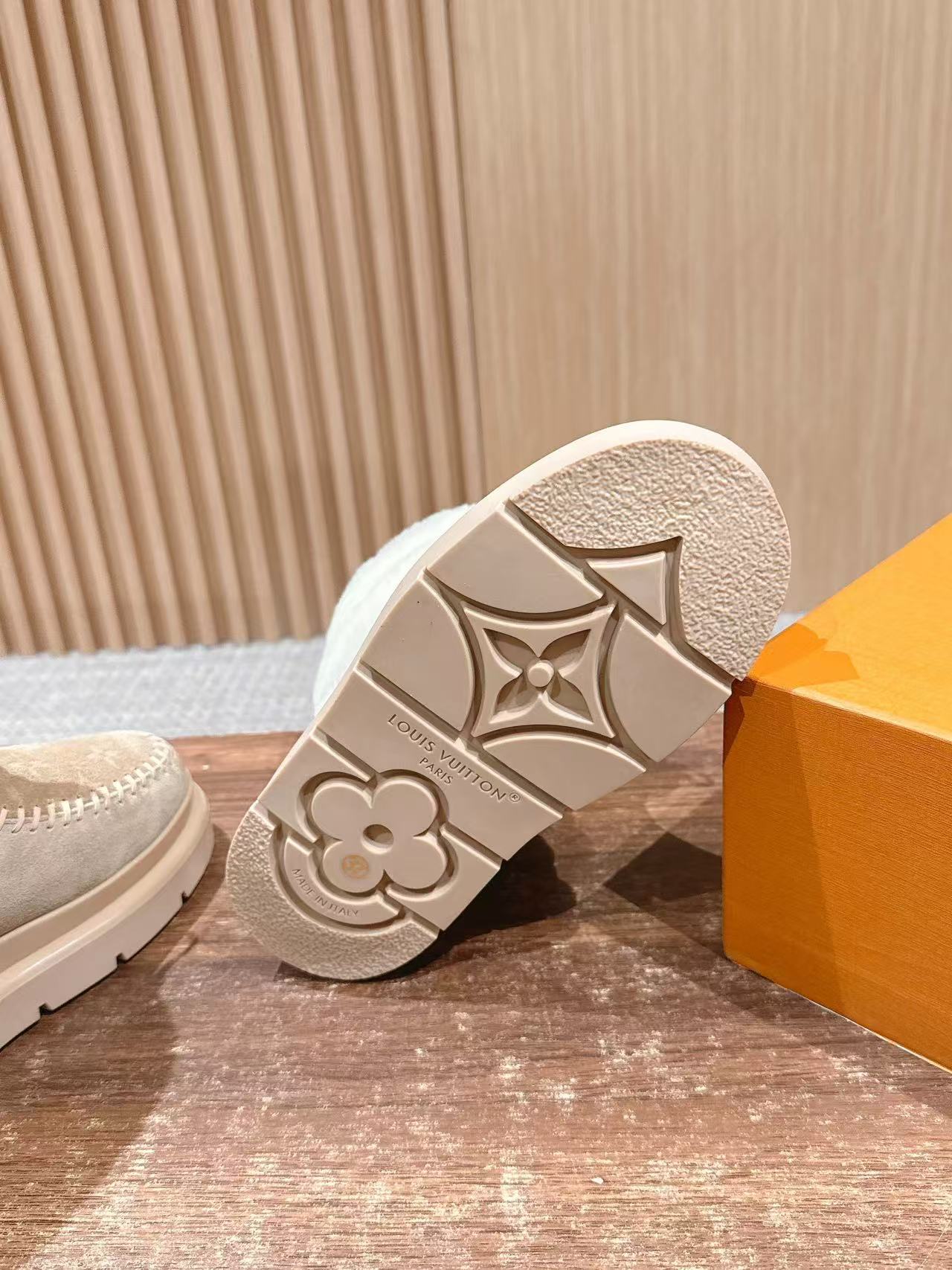 LVの高品質スエードウールアンクルブーツ【50％割引+送料無料】