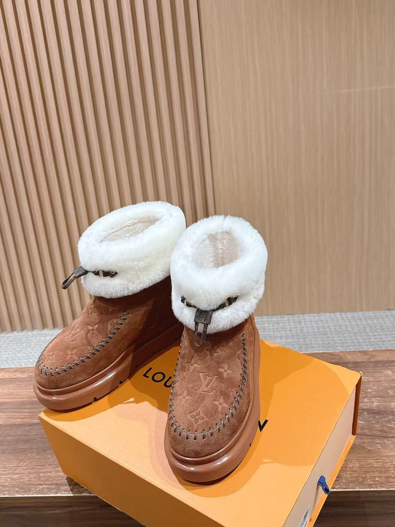 LVの高品質スエードウールアンクルブーツ【50％割引+送料無料】