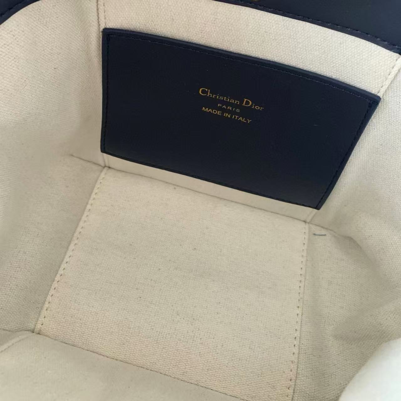 DI0R新しいバケットバッグ【50％割引+送料無料】